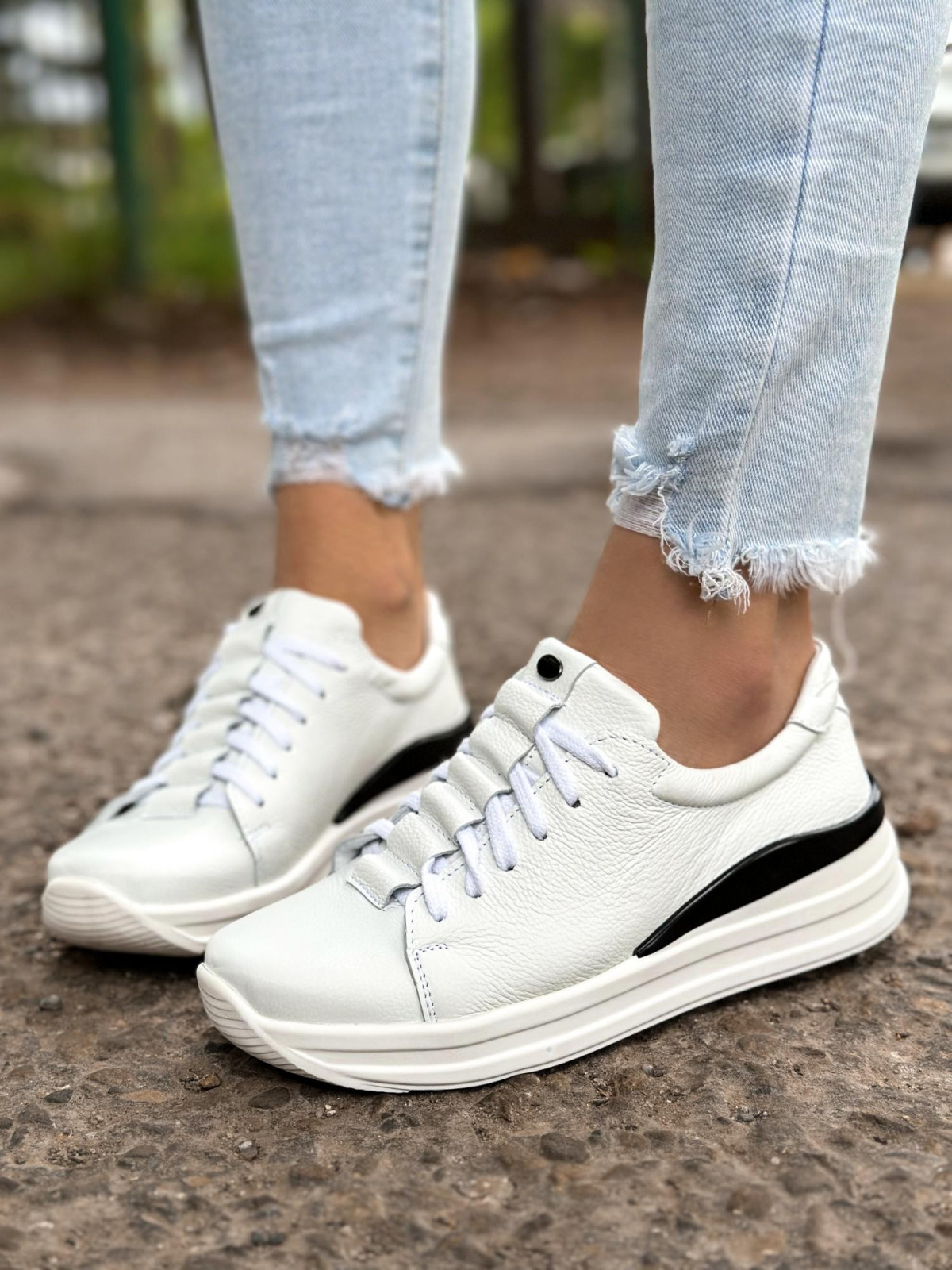 Białe trampki damskie skórzane