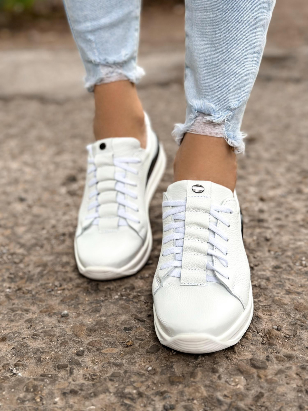 Białe trampki damskie skórzane