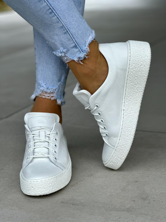 Biale-trampki-damskie-skorzane-OLEKSY-polskiej-produkcji