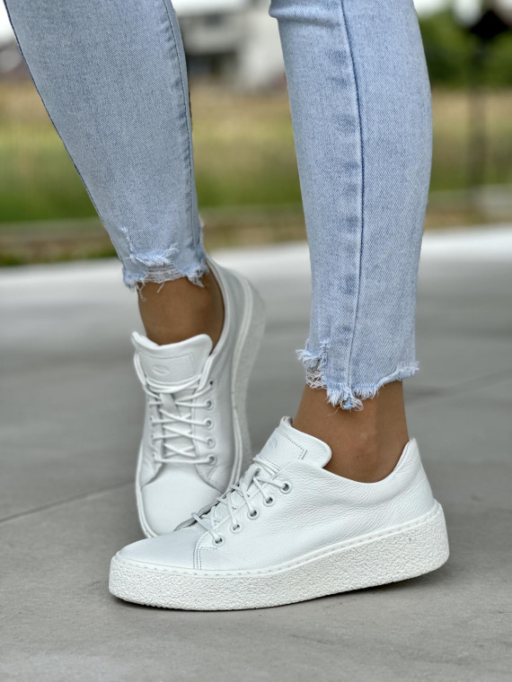 Biale-trampki-damskie-skorzane-OLEKSY-polskiej-produkcji