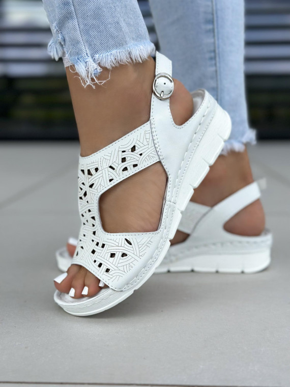 Białe sandały damskie skórzane