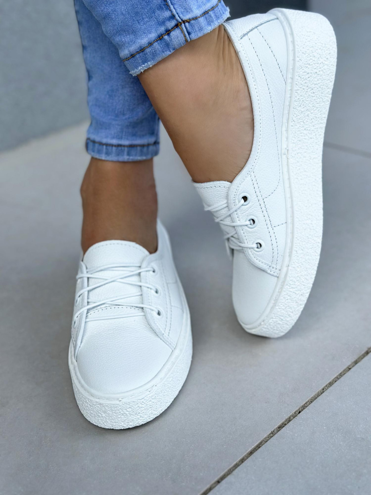 Białe trampki damskie skórzane