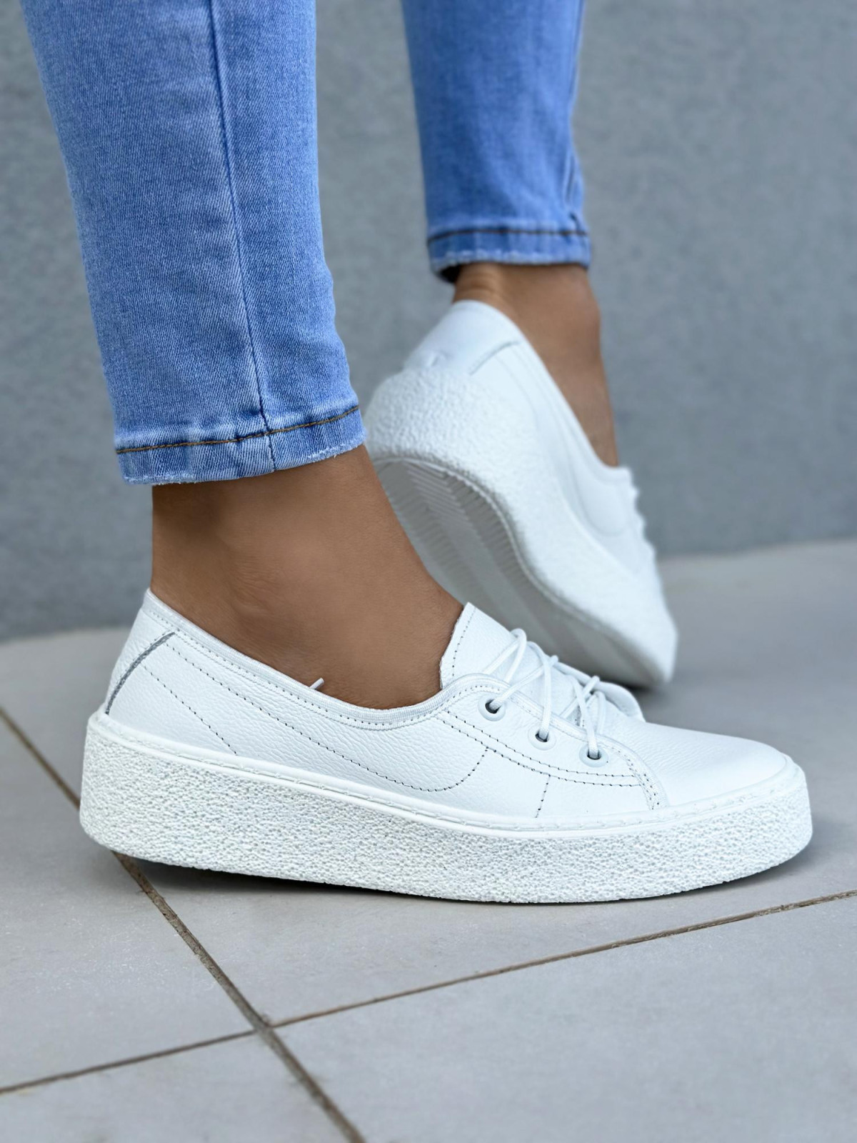 Białe trampki damskie skórzane