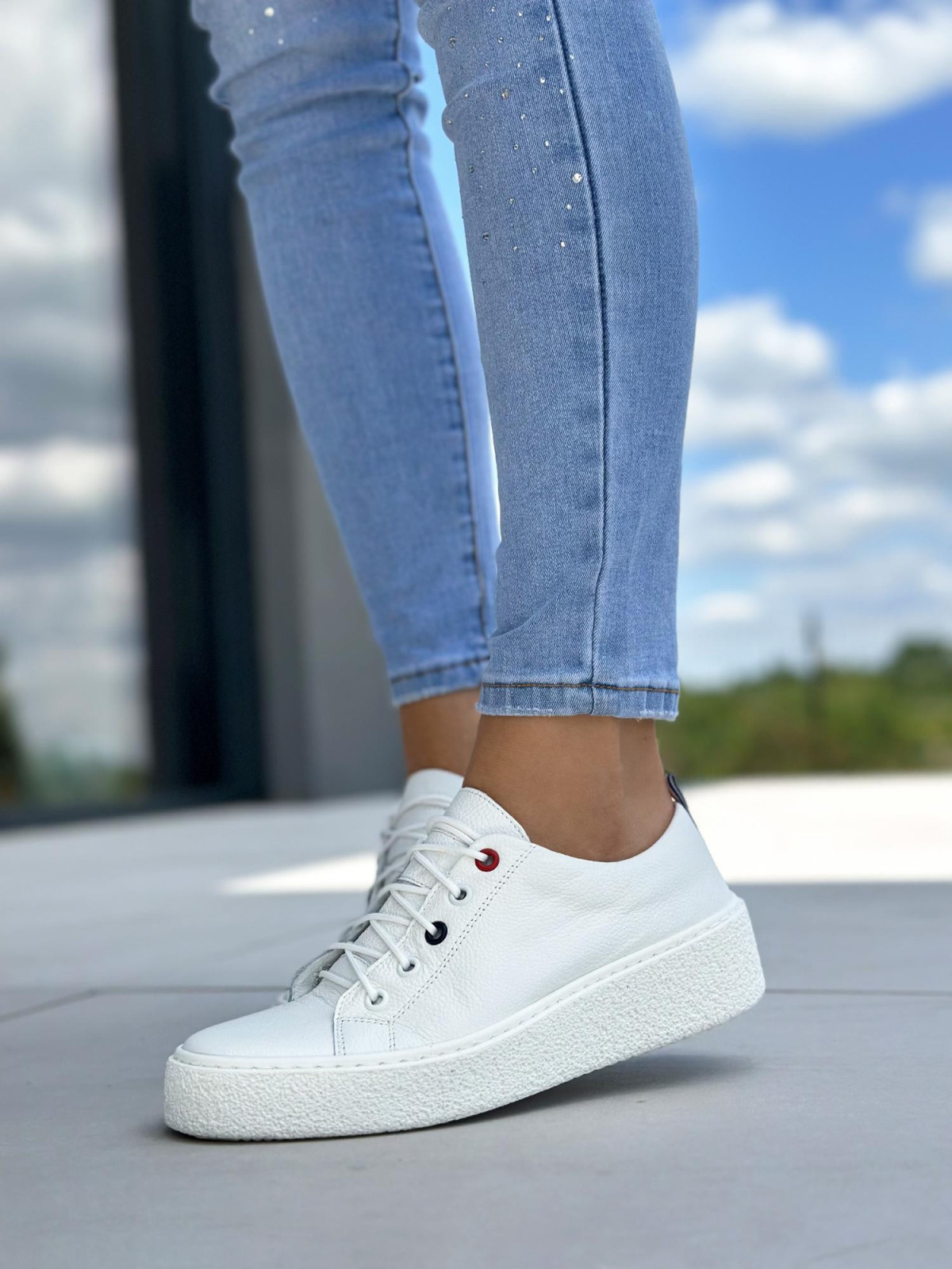 Białe trampki damskie skórzane