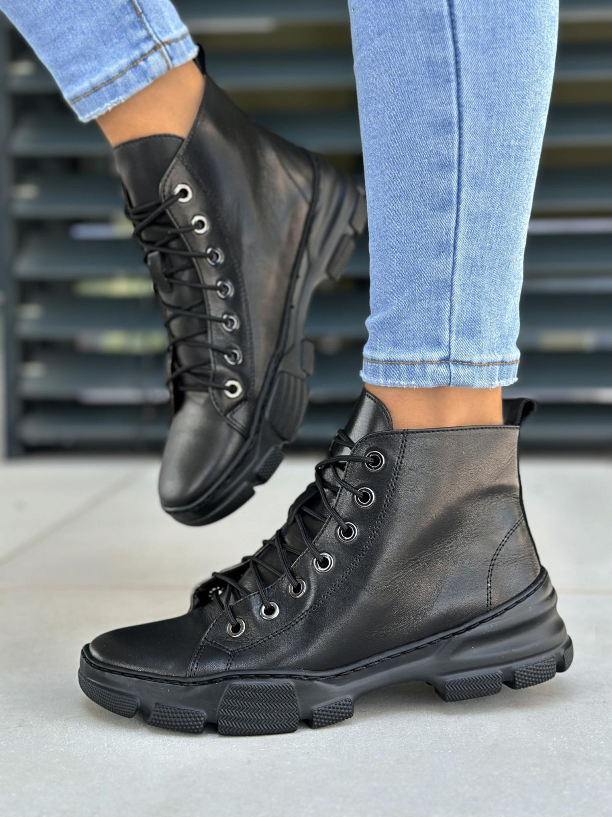 Czarne trampki damskie skórzane