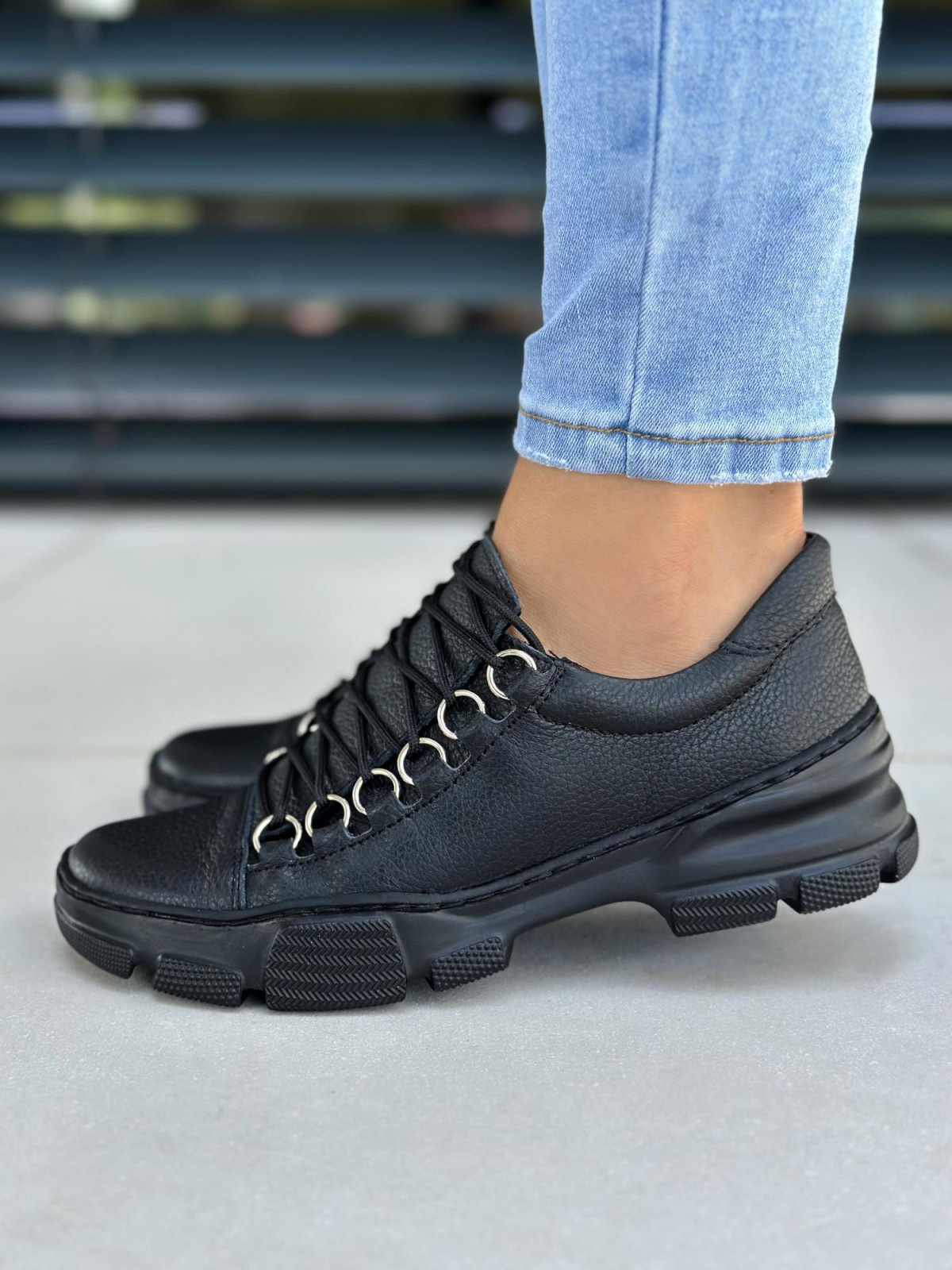 Czarne trampki damskie skórzane