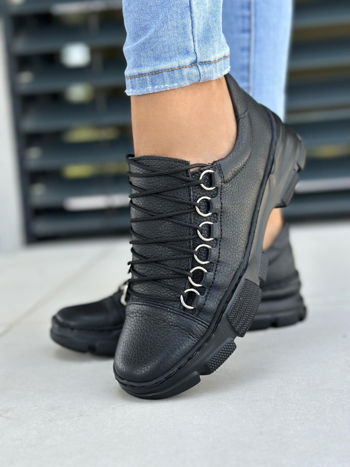 Czarne trampki damskie skórzane