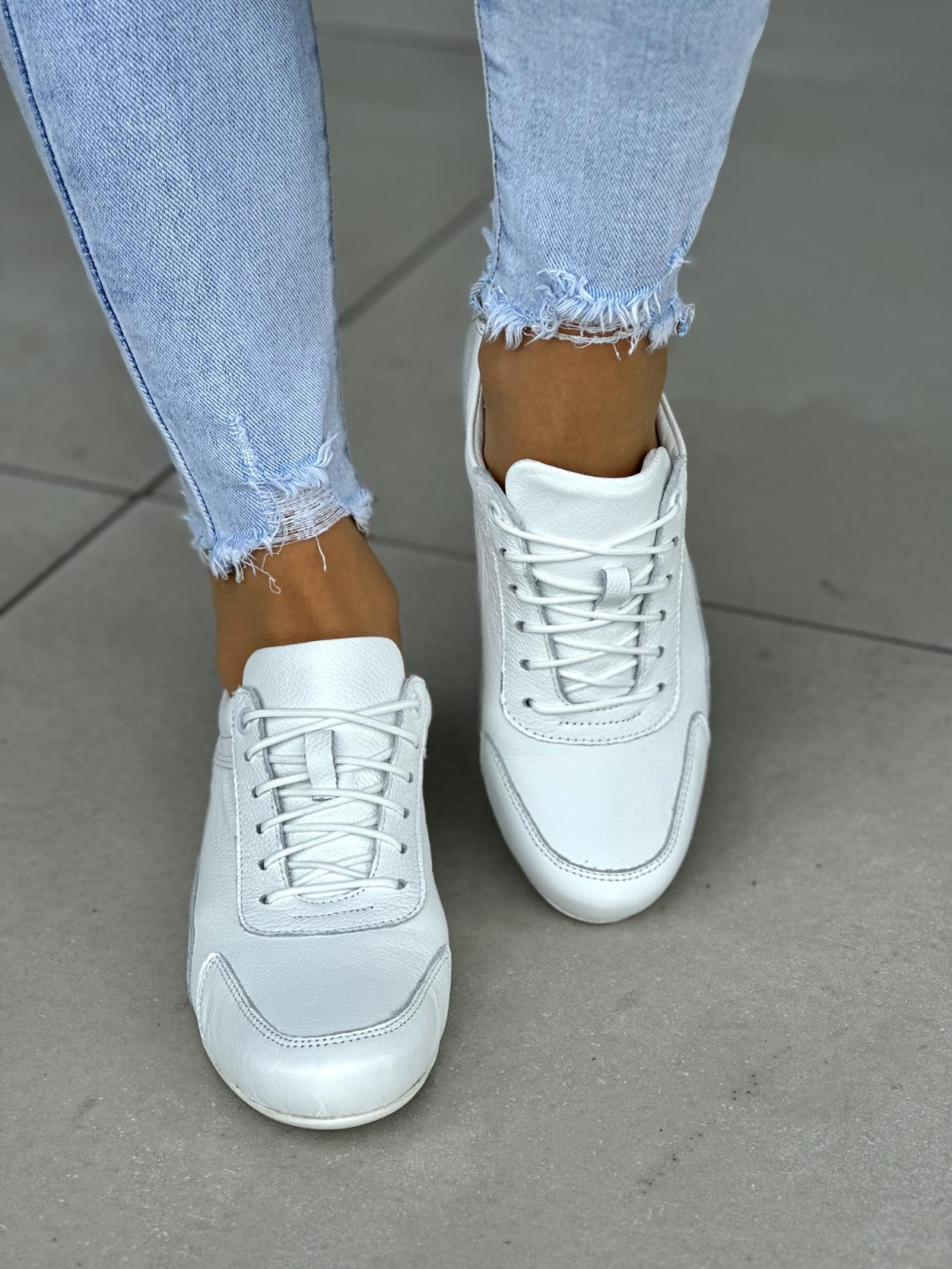 Biale-trampki-damskie-skorzane-OLEKSY-polskiej-produkcji