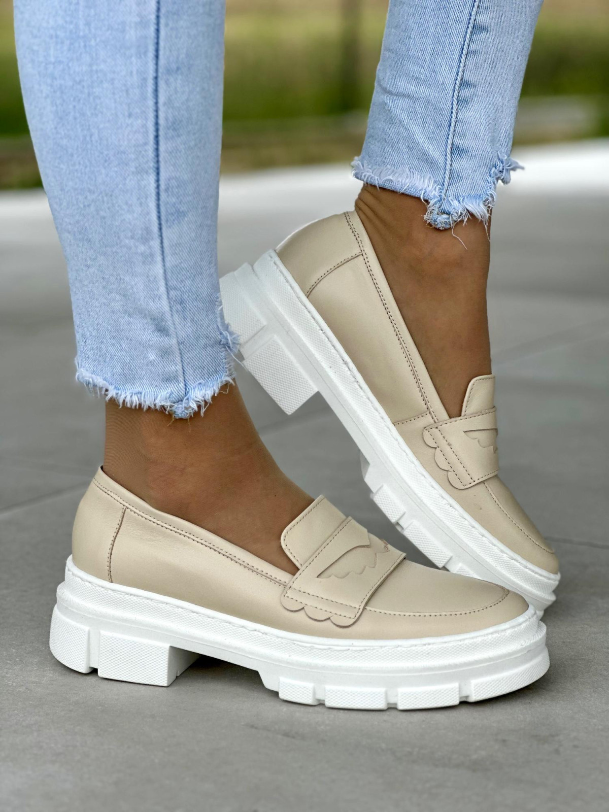 Beżowe mokasyny damskie skórzane OLEKSY polskiej produkcji