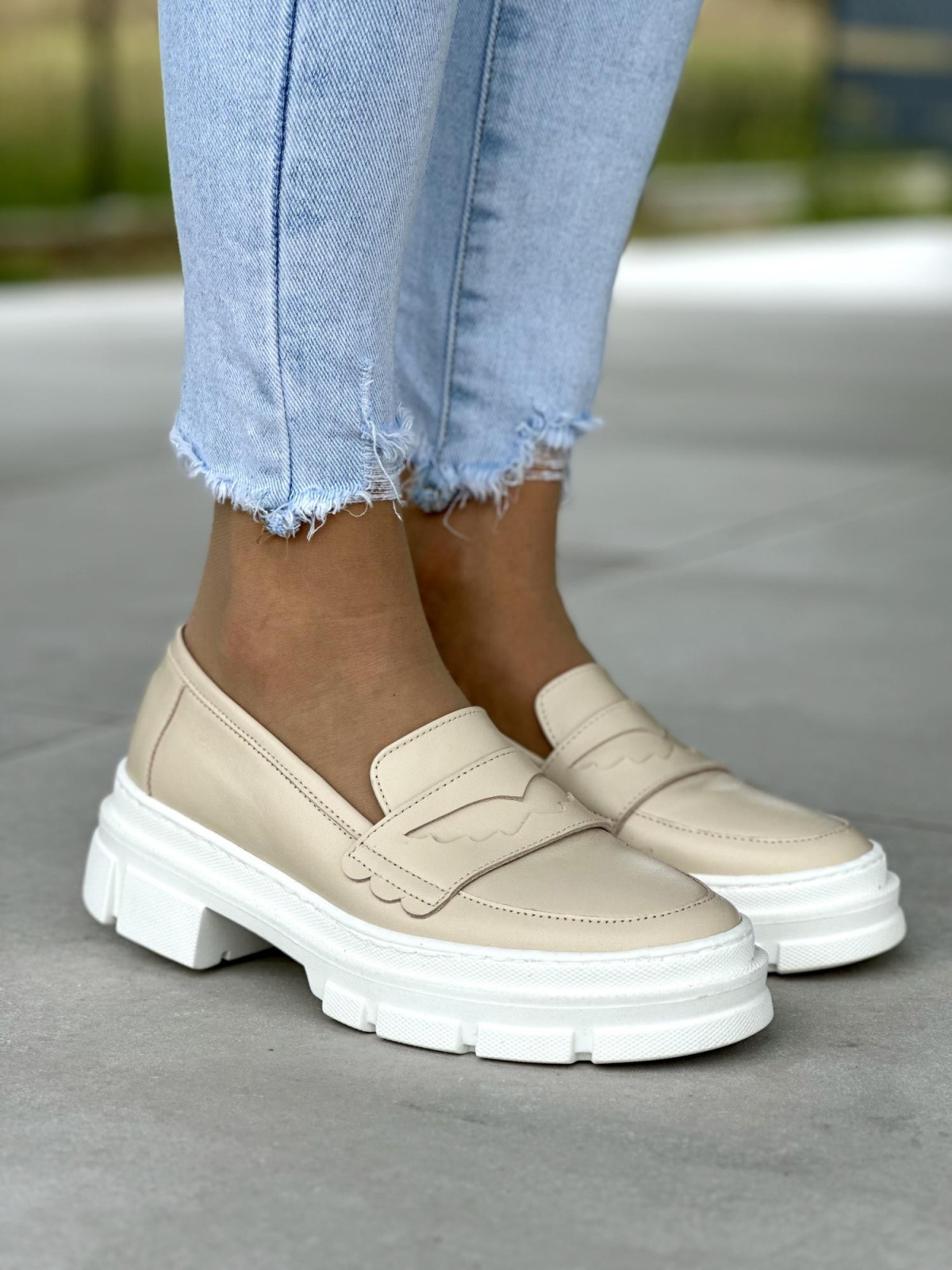 Beżowe mokasyny damskie skórzane OLEKSY polskiej produkcji