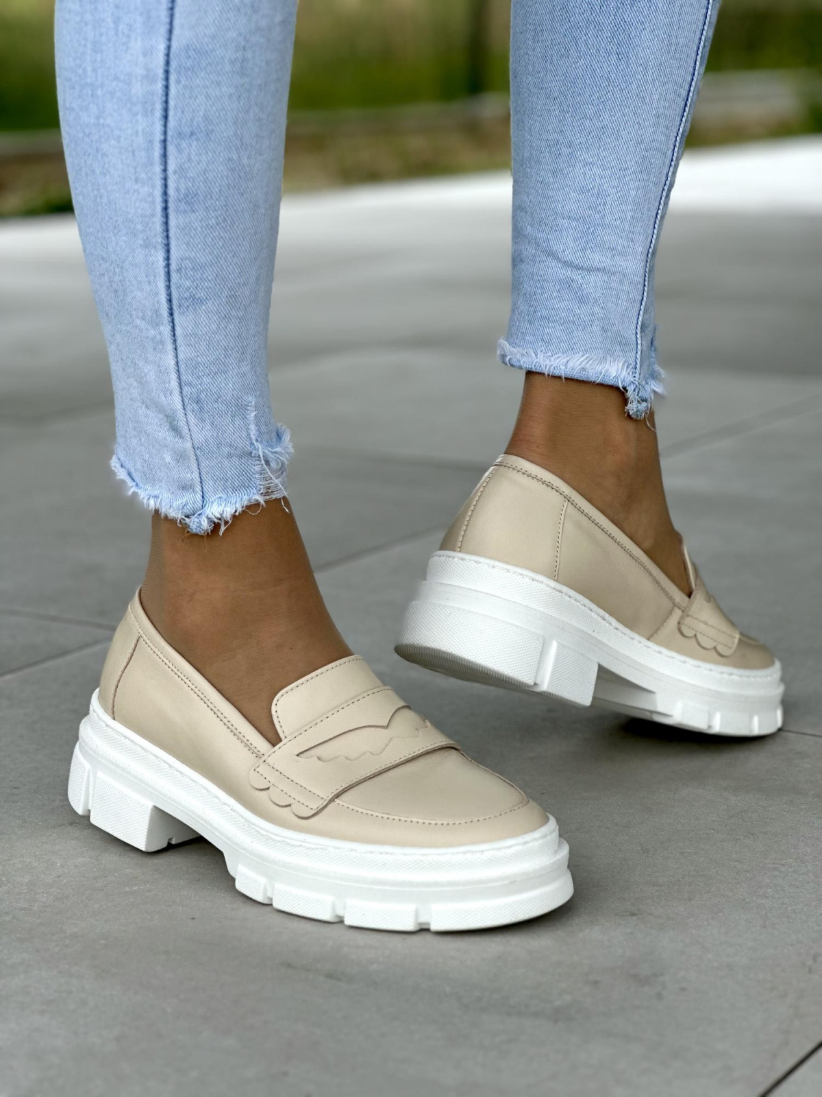 Beżowe mokasyny damskie skórzane OLEKSY polskiej produkcji