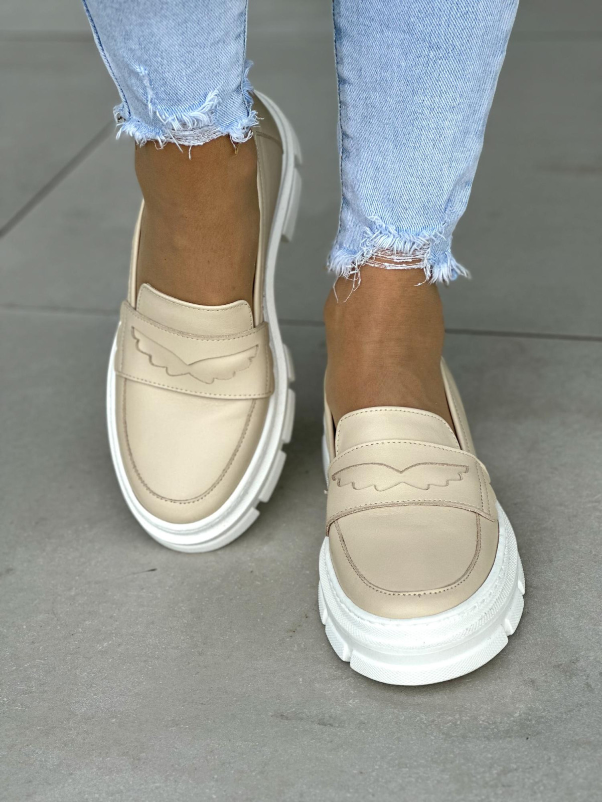 Beżowe mokasyny damskie skórzane OLEKSY polskiej produkcji