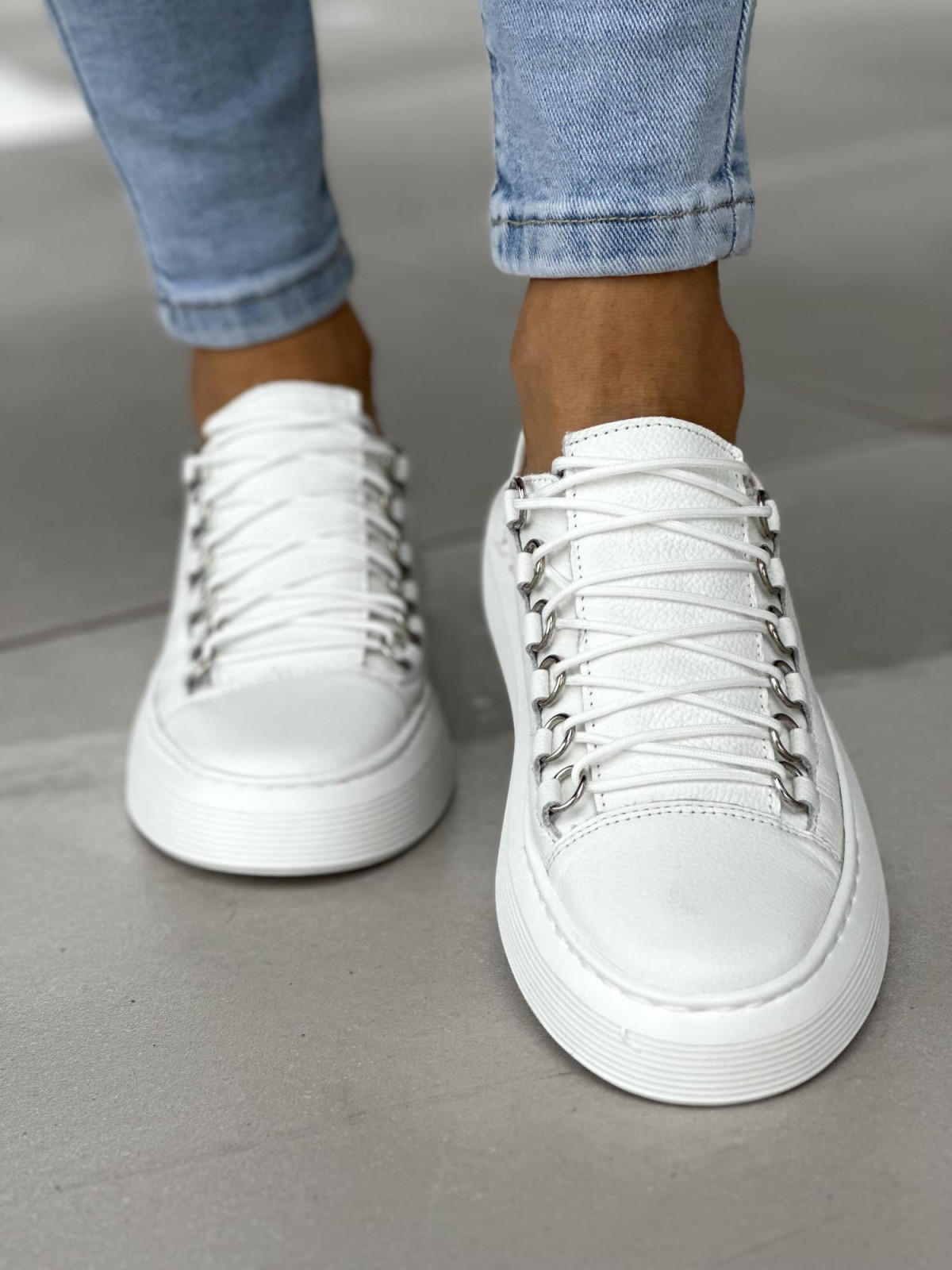 Lekkie, sznurowane, białe trampki damskie, skóra naturalna