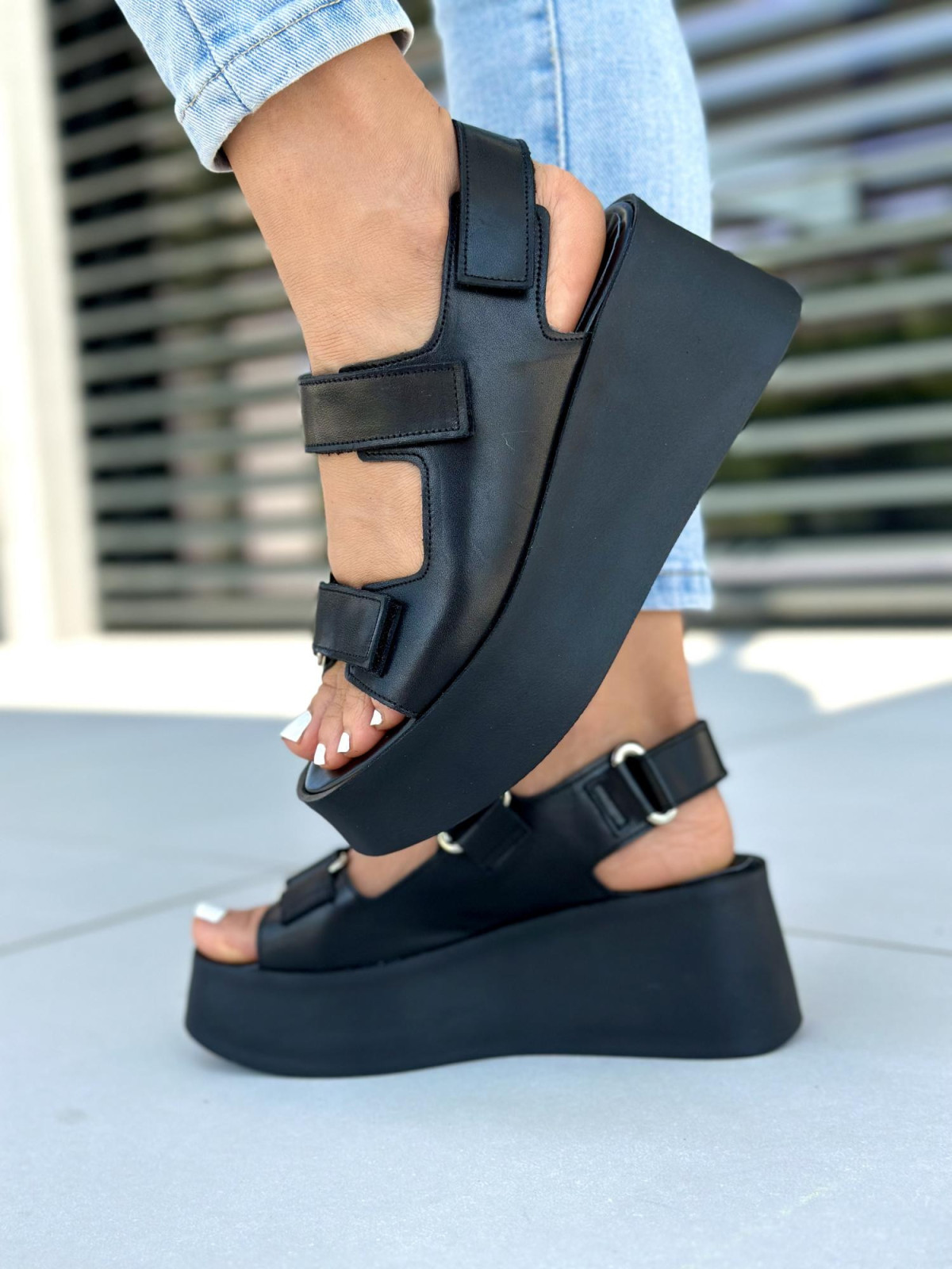 Czarne sandały damskie skórzane