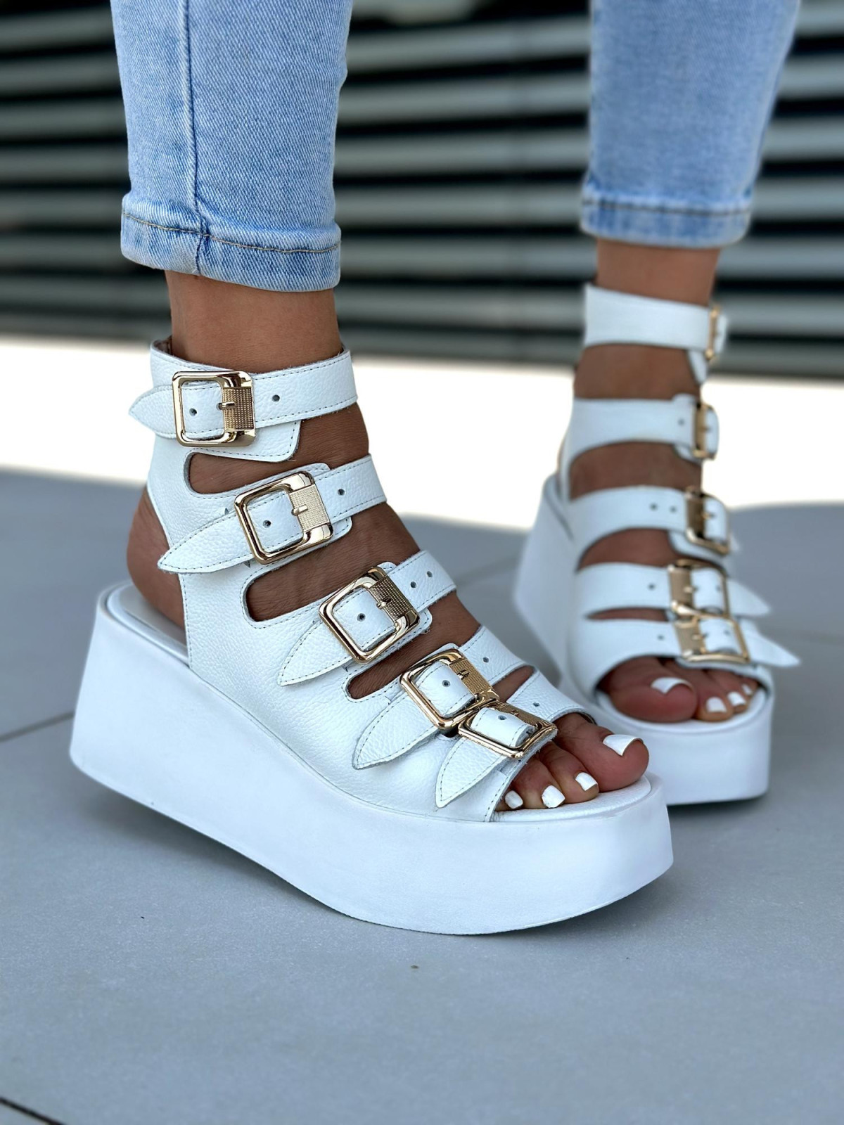 Białe sandały damskie skórzane