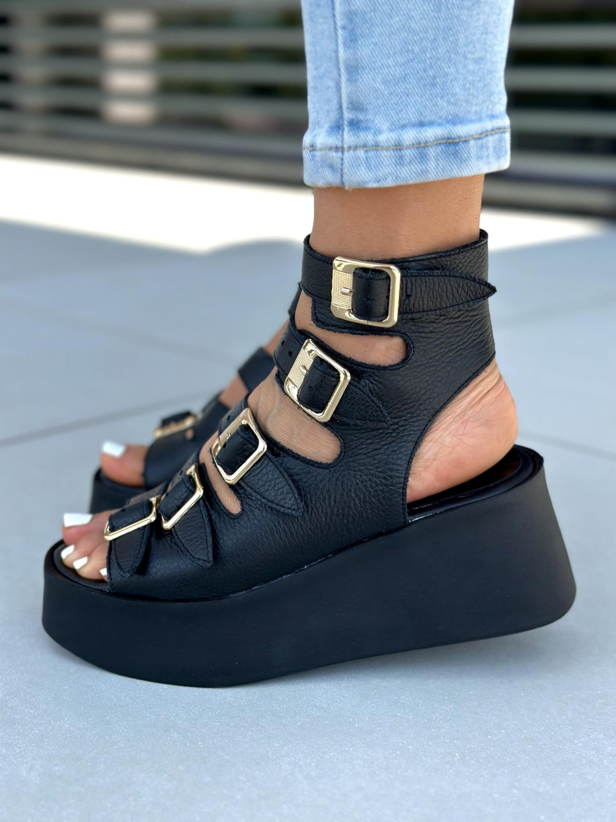 Czarne sandały damskie skórzane