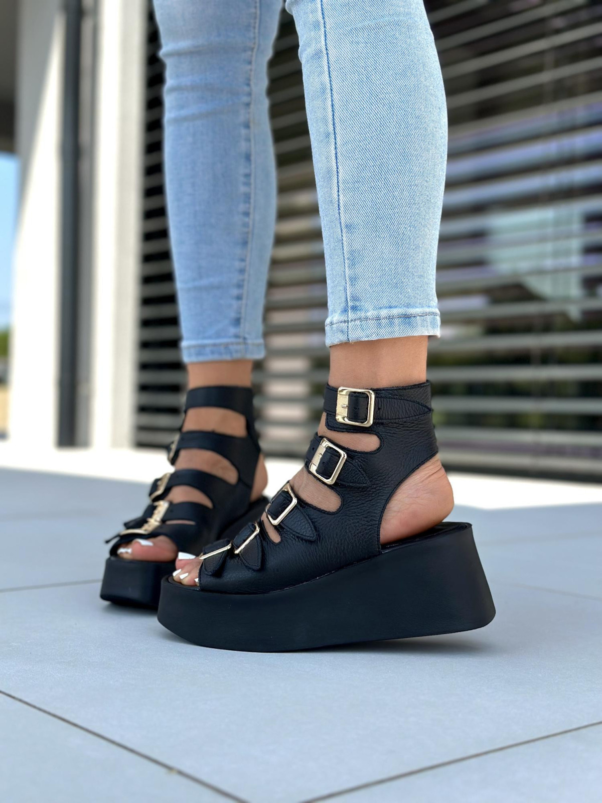 Czarne sandały damskie skórzane