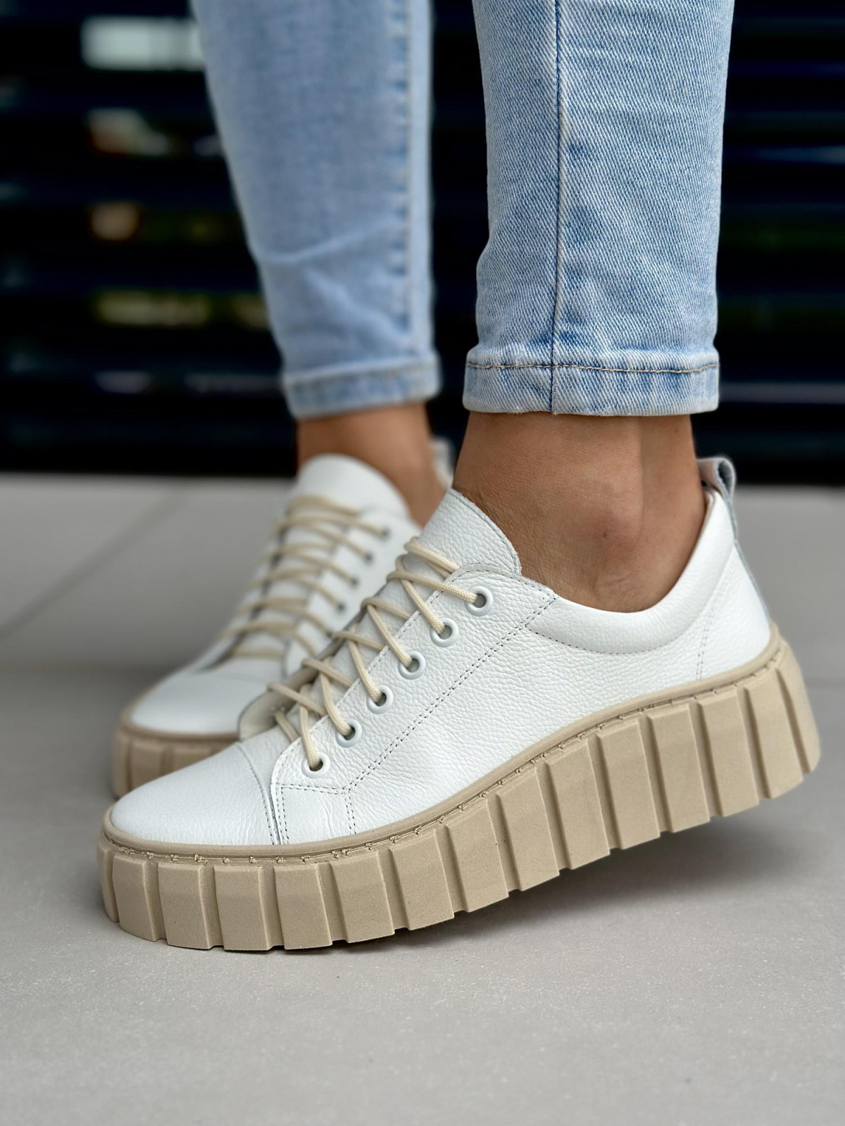 Białe trampki damskie skórzane