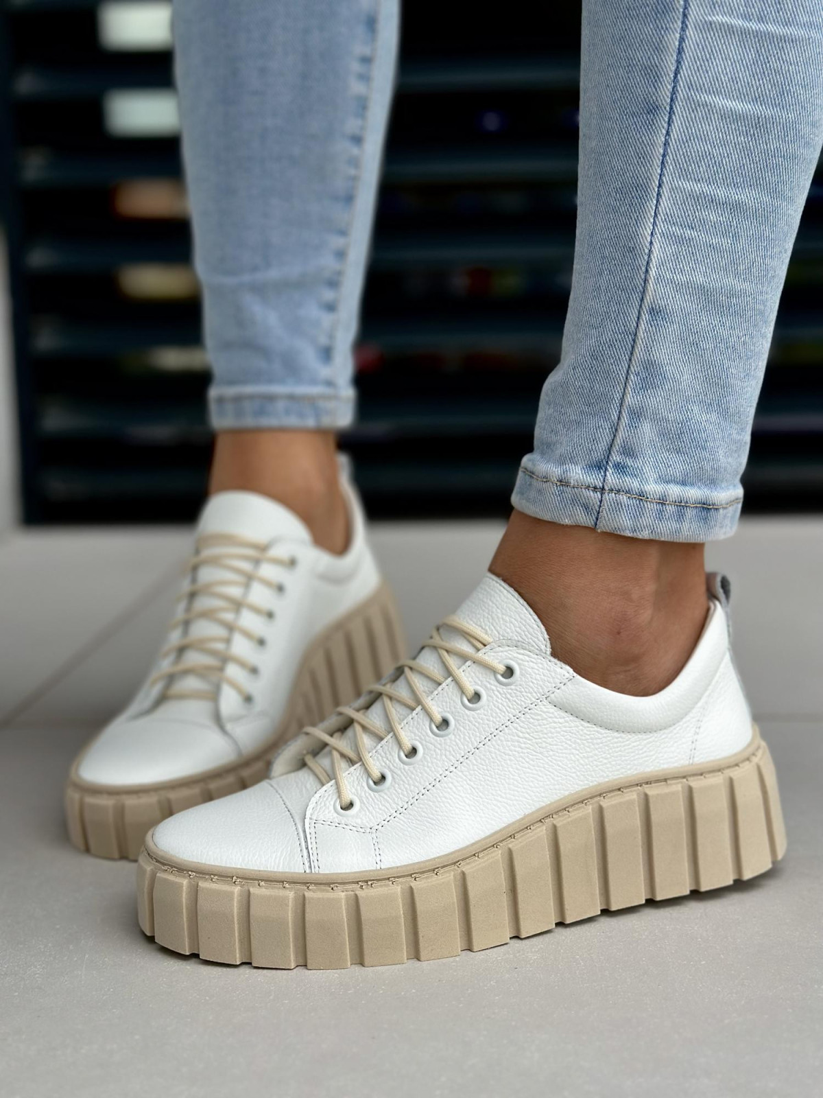 Białe trampki damskie skórzane