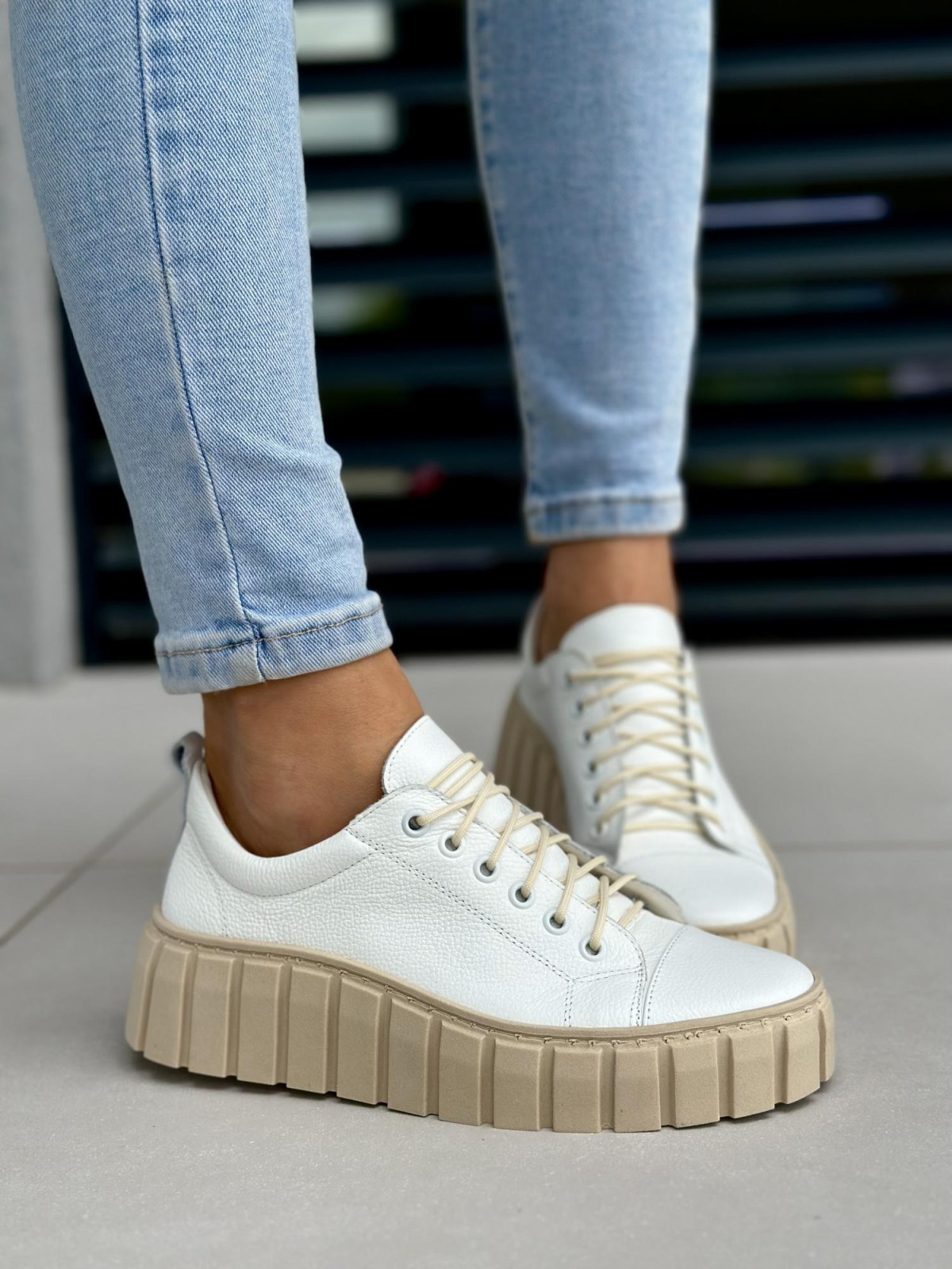 Białe trampki damskie skórzane