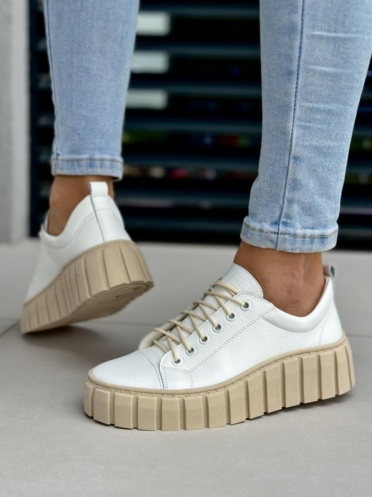 Białe trampki damskie skórzane