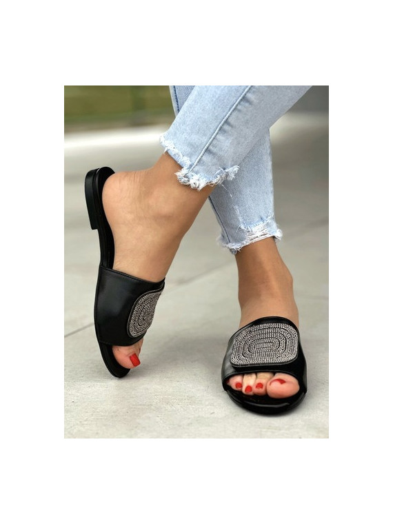 Czarne klapki damskie na niskim obcasie