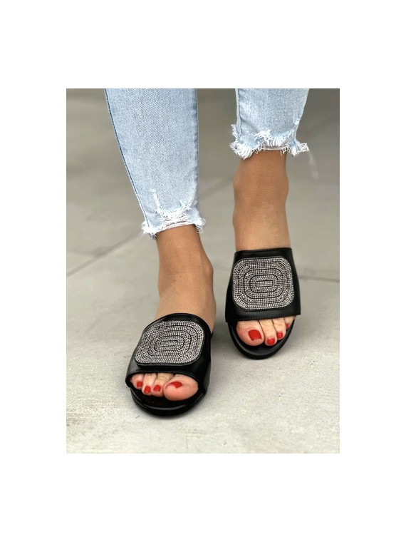 Czarne klapki damskie na niskim obcasie