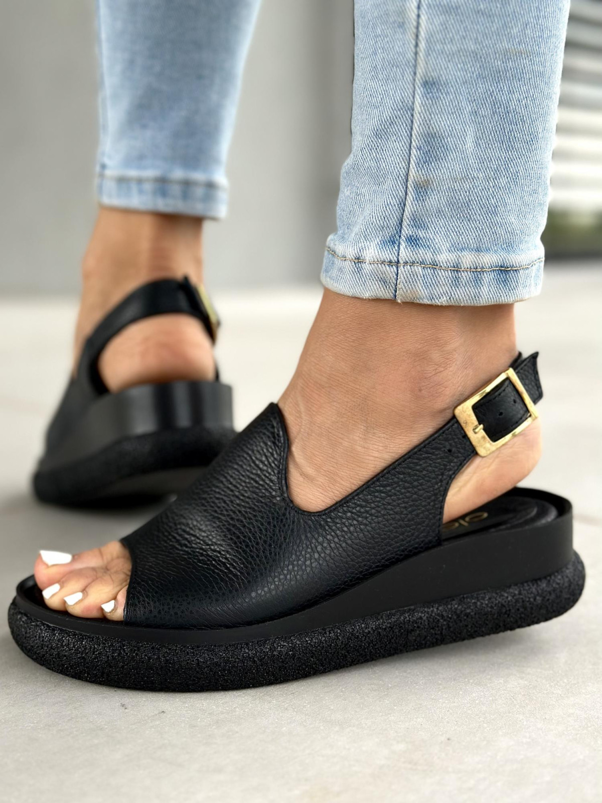 Czarne sandały damskie skórzane