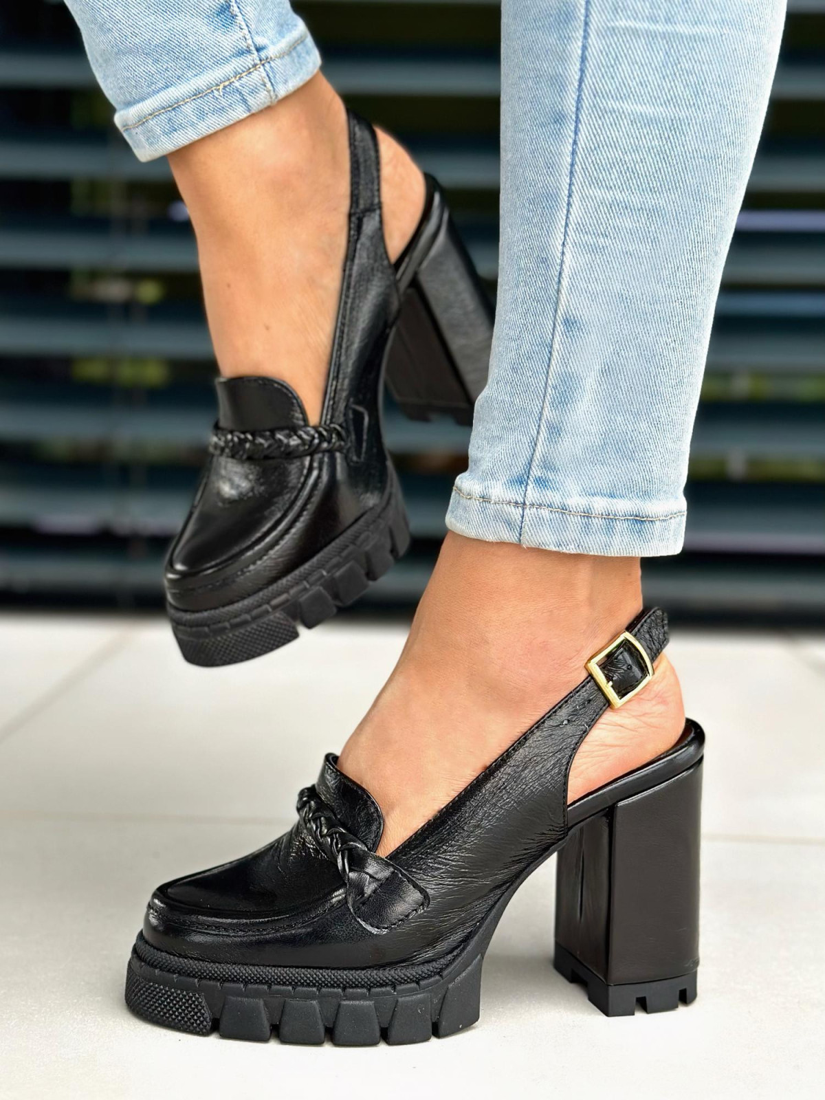 Czarne sandały damskie skórzane