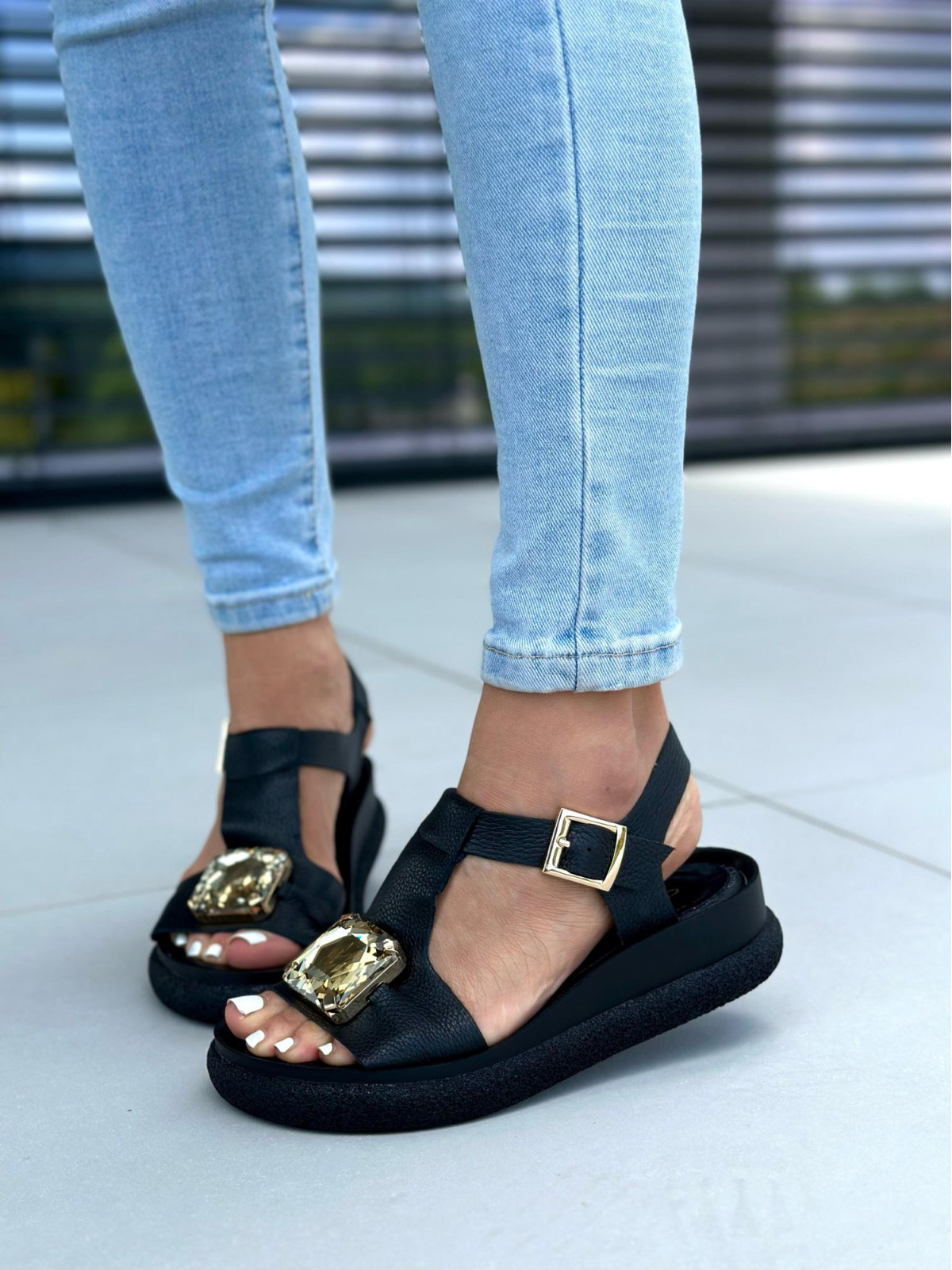 Czarne sandały damskie skórzane