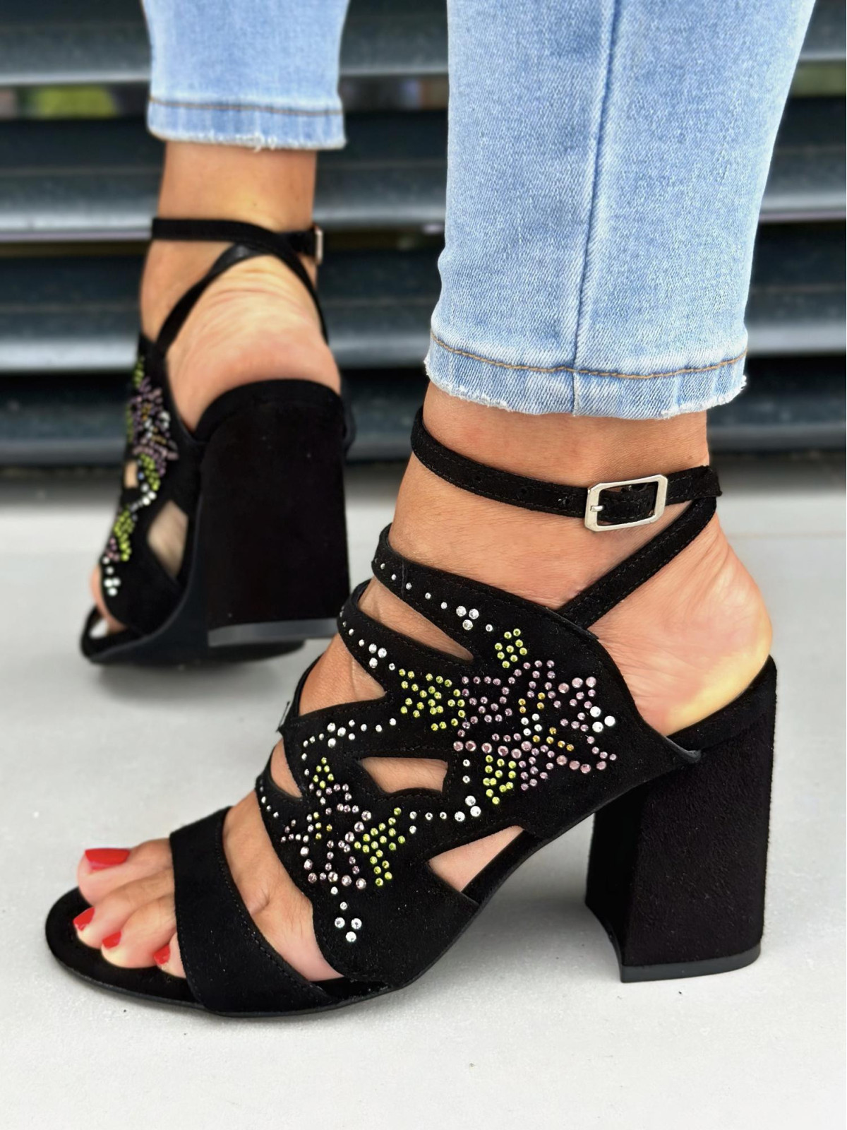 Czarne sandały damskie skórzane