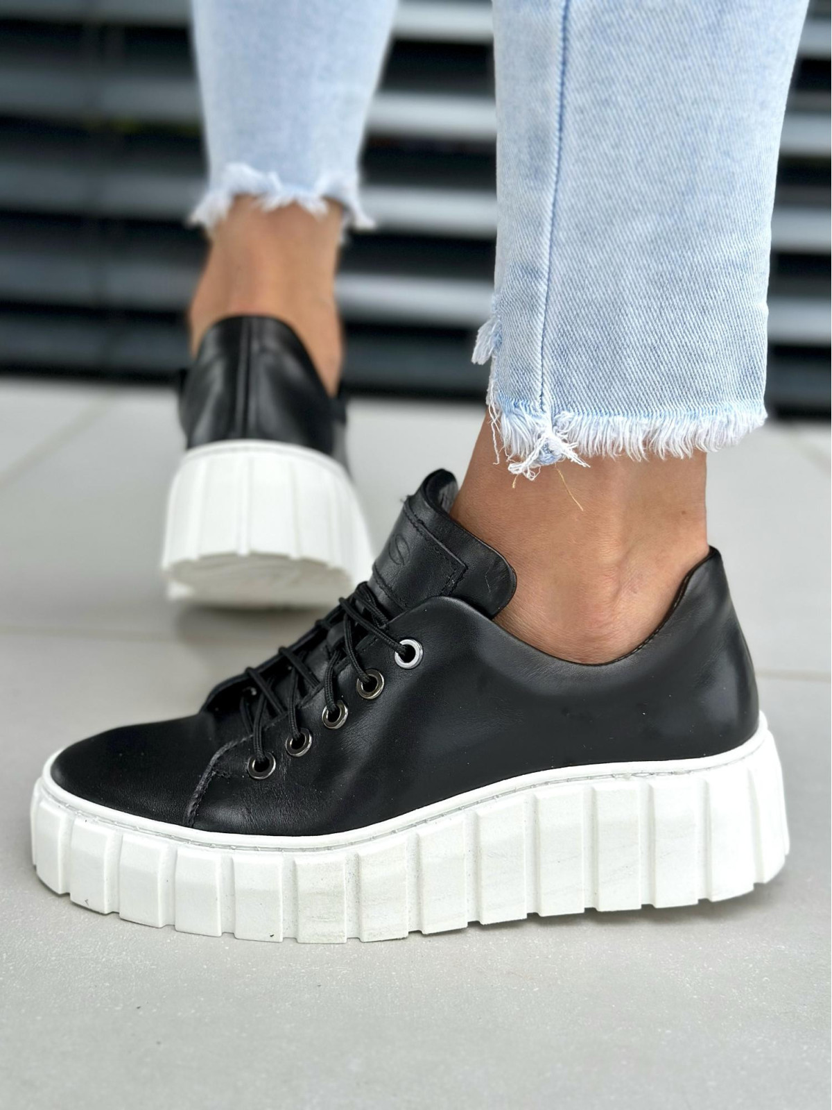 Czarne trampki damskie skórzane