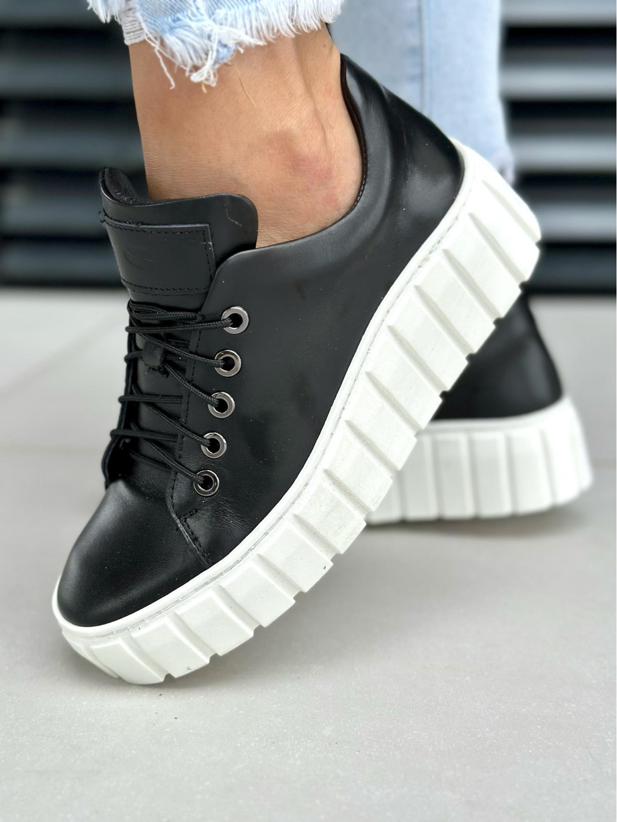 Czarne trampki damskie skórzane