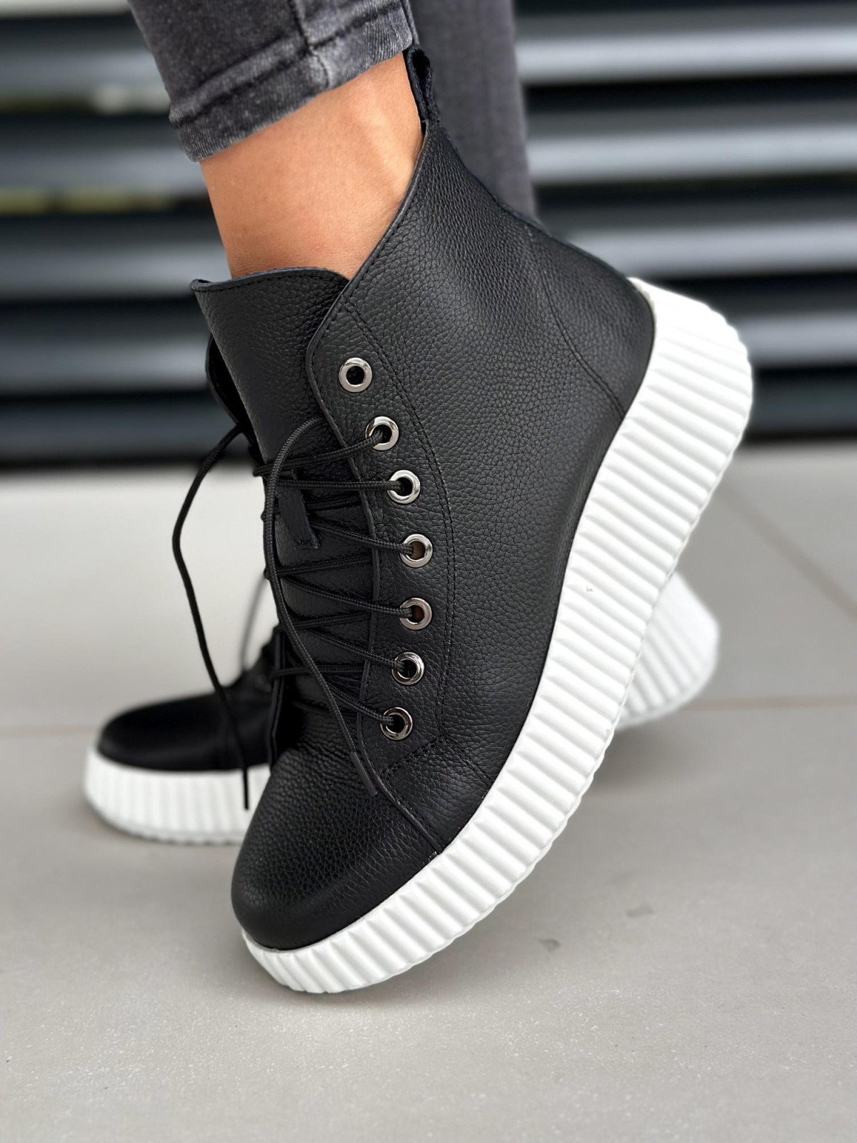 Czarne trampki damskie skórzane