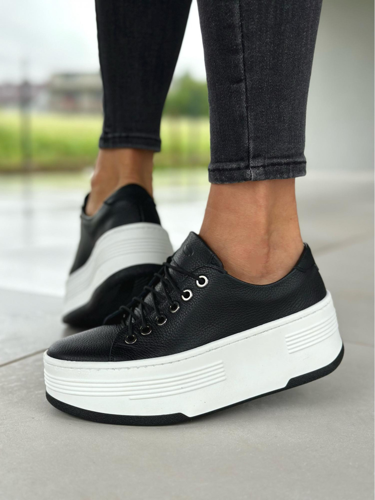 Czarne trampki damskie skórzane