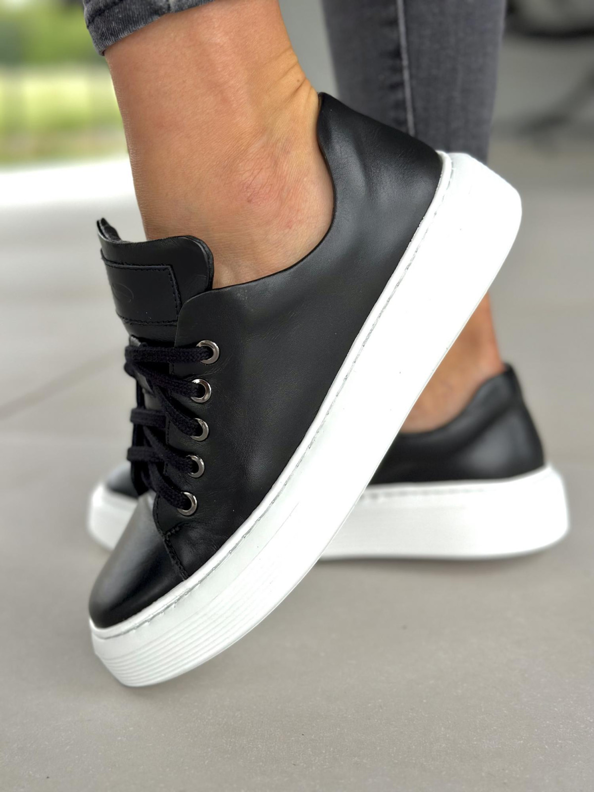 Czarne trampki damskie skórzane