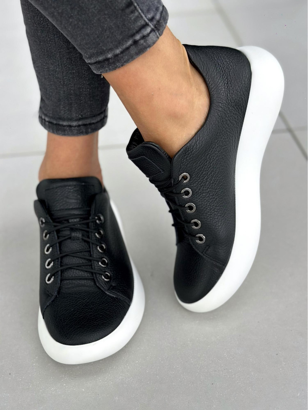 Czarne trampki damskie skórzane