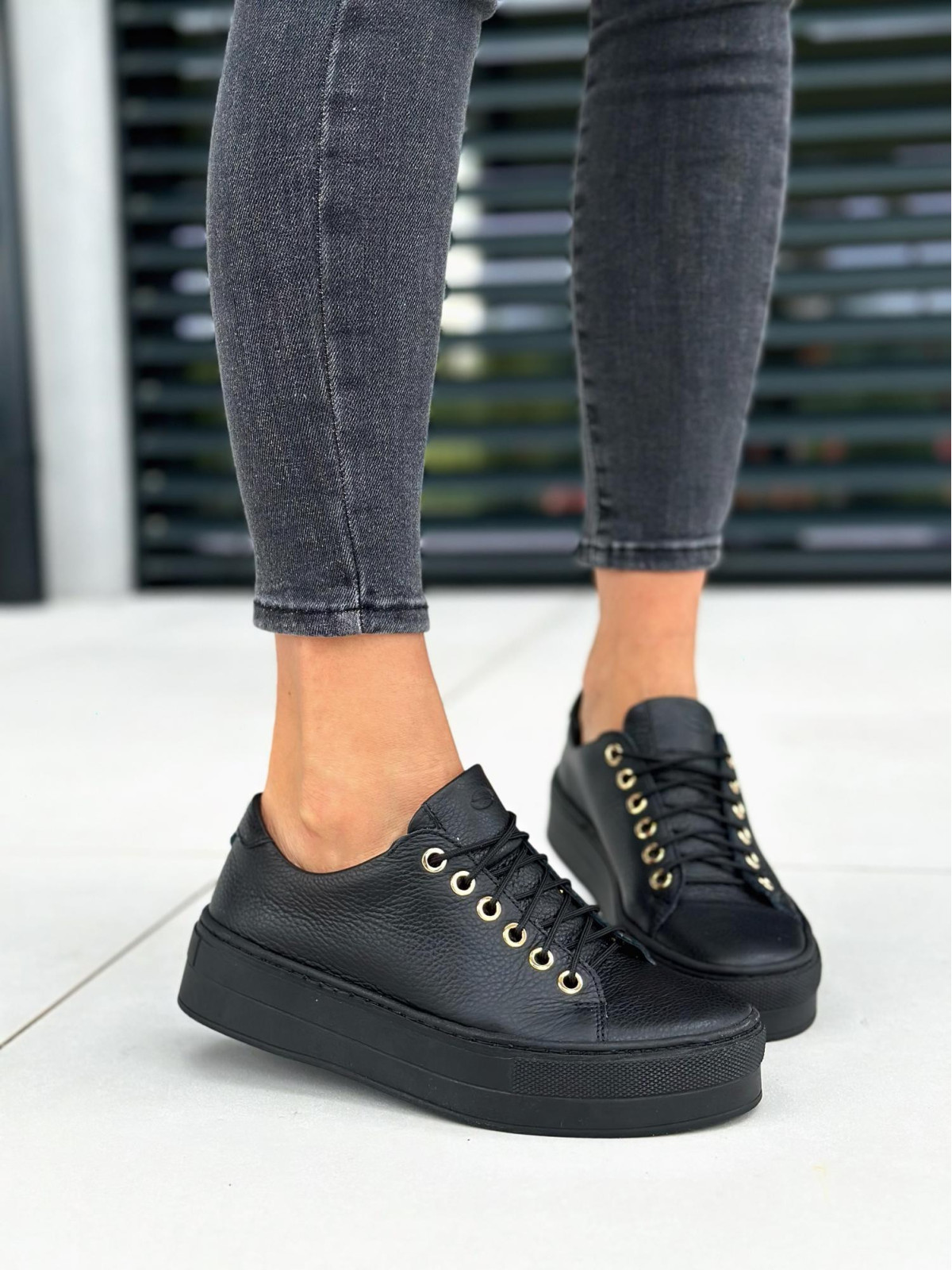 Czarne trampki damskie skórzane