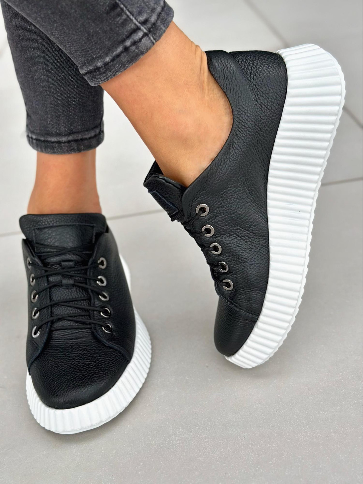 Czarne trampki damskie skórzane OLEKSY polskiej produkcji