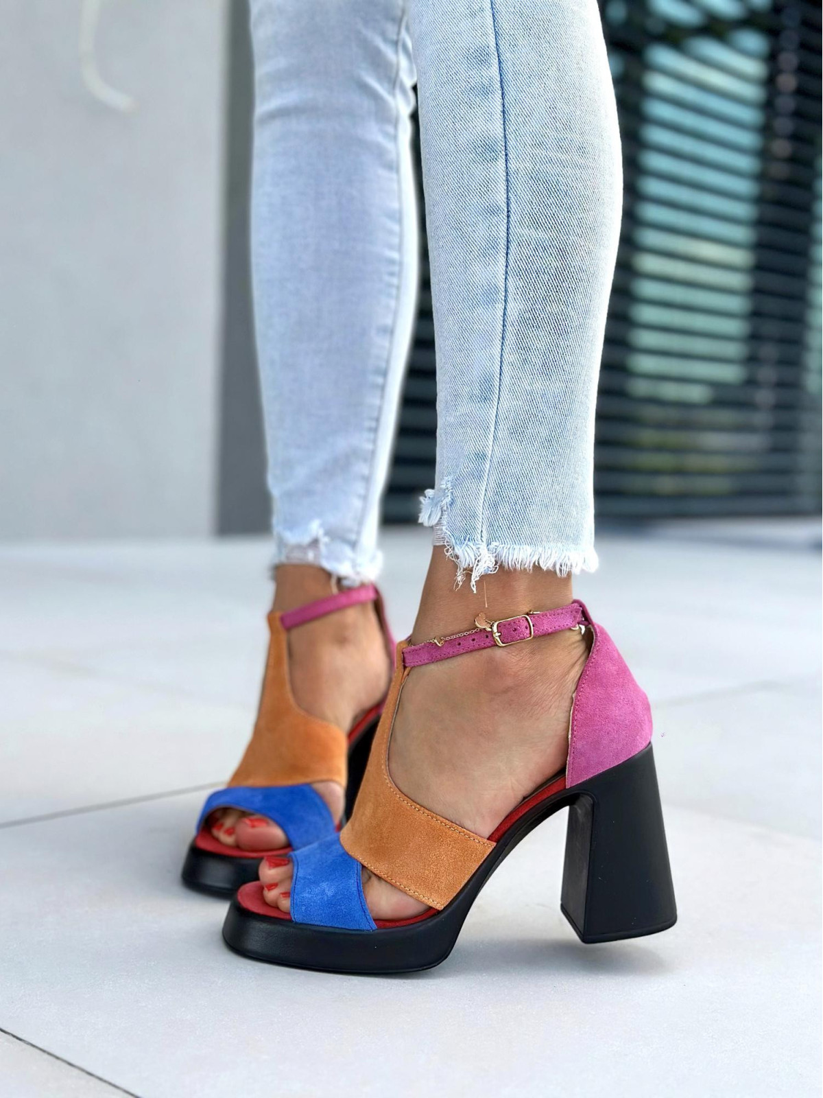 Wielokolorowe sandały damskie skórzane