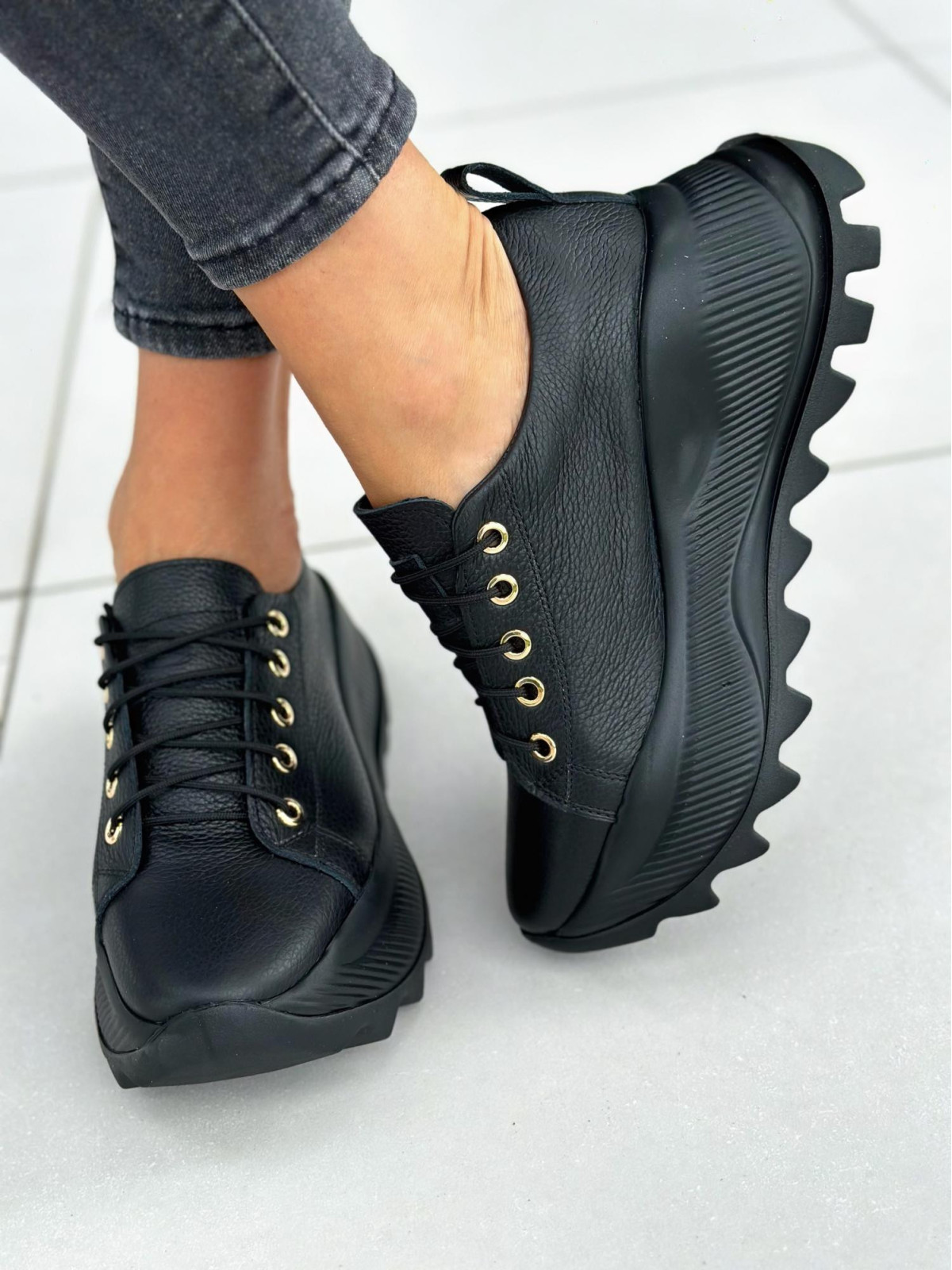 Czarne sneakersy damskie skórzane