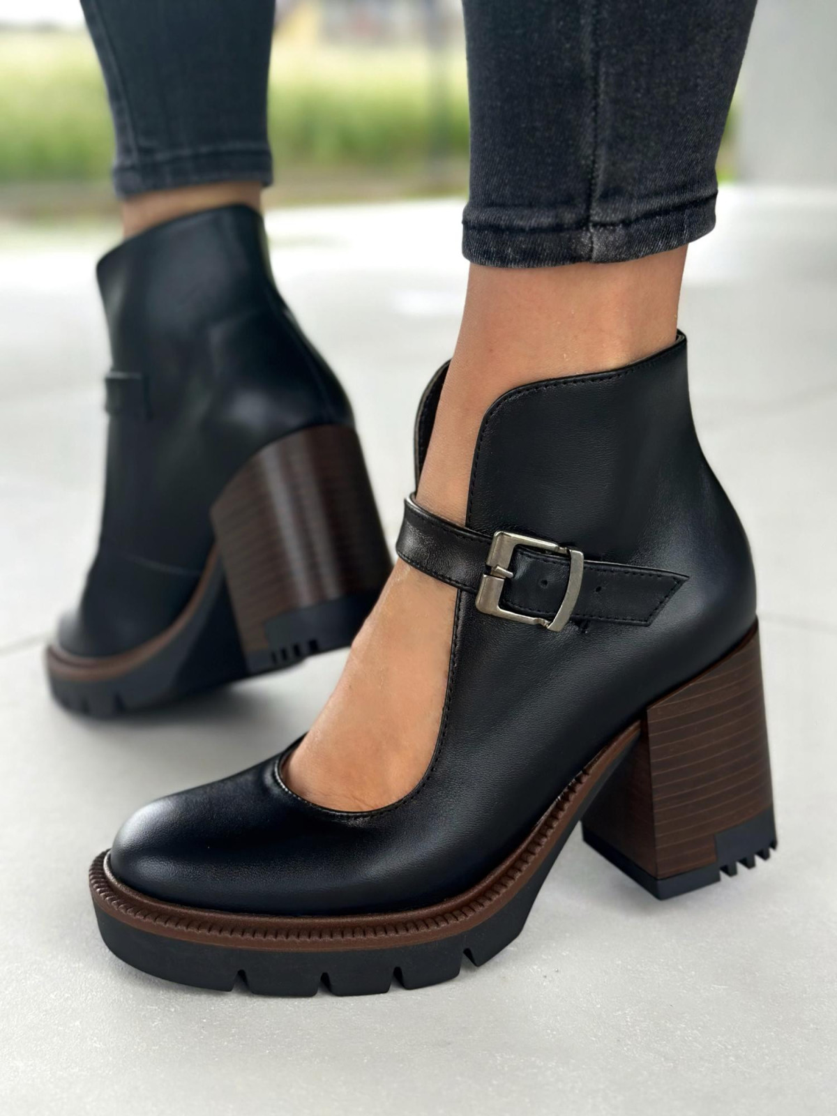 Czarne półbuty damskie skórzane