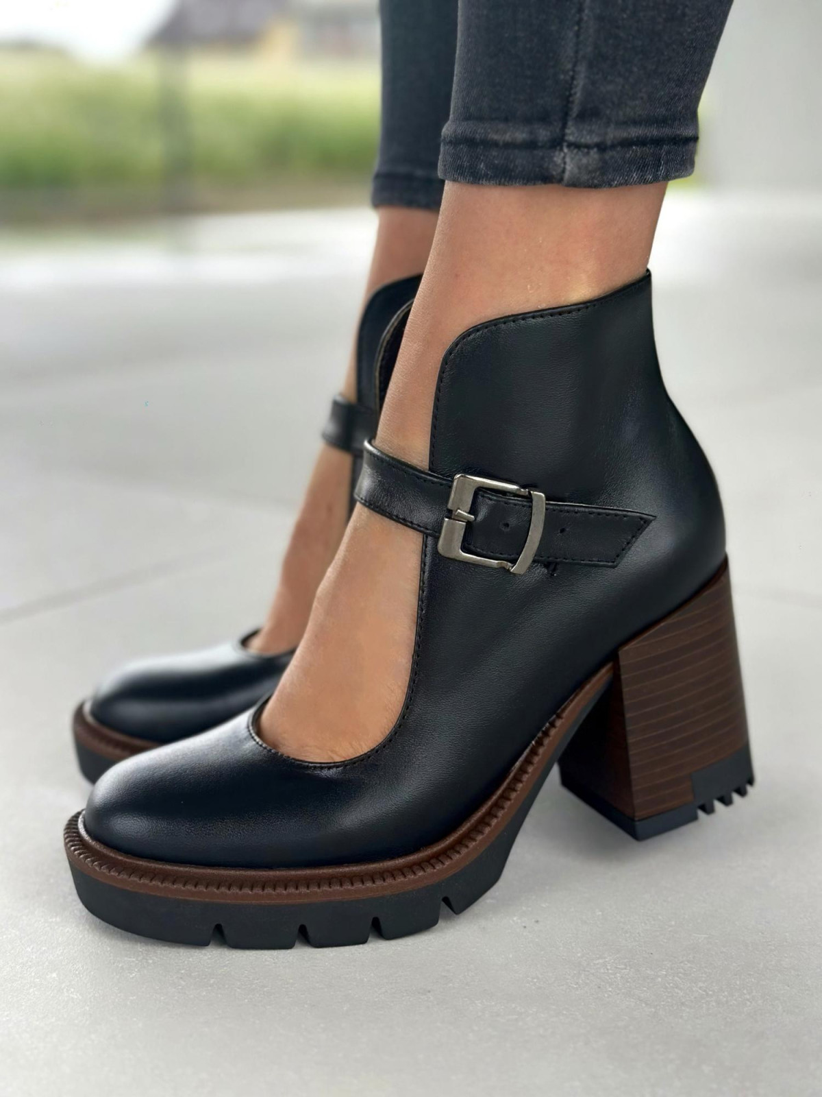 Czarne półbuty damskie skórzane