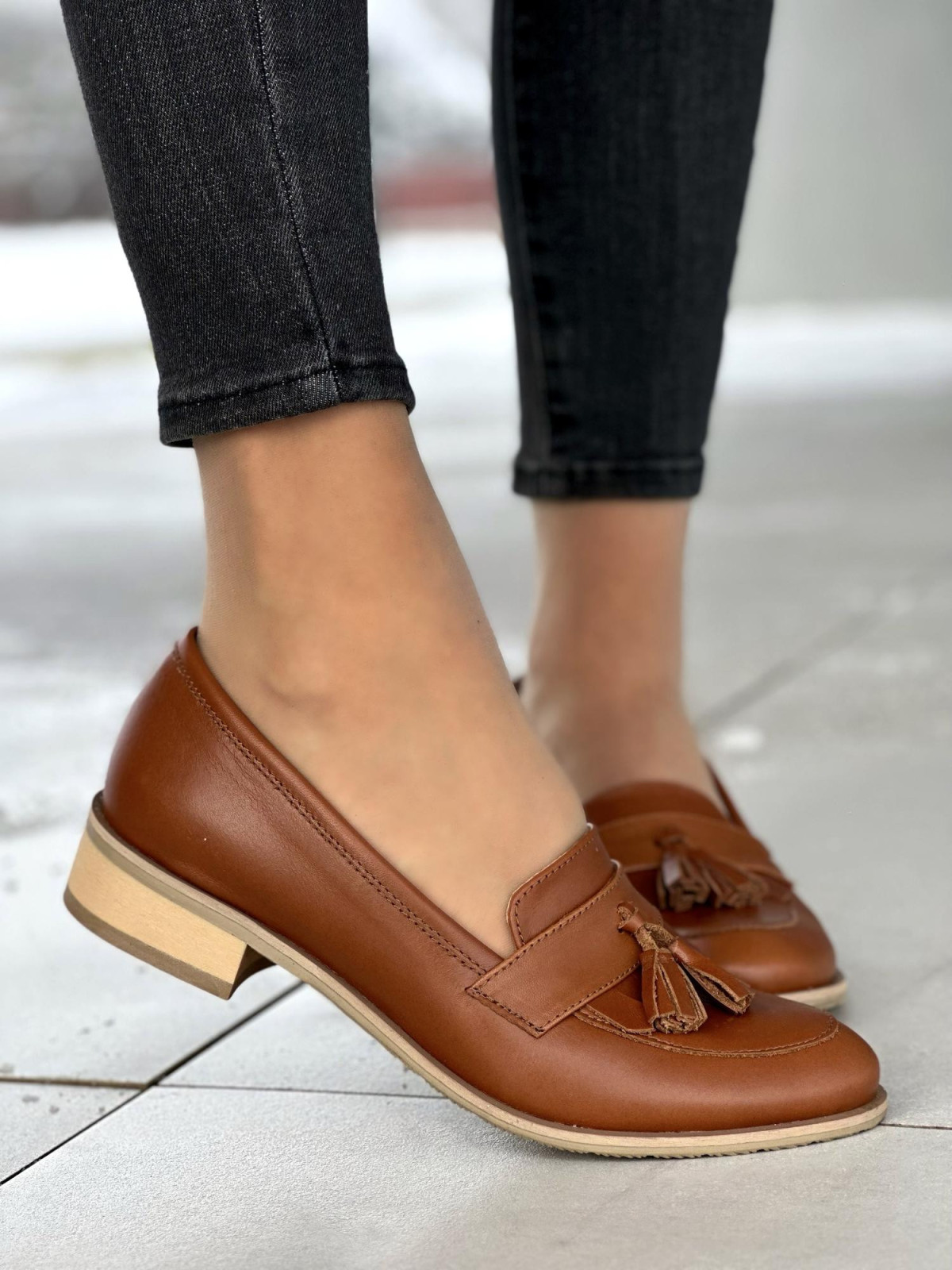 Klasyczne rude mokasyny damskie, skóra naturalna