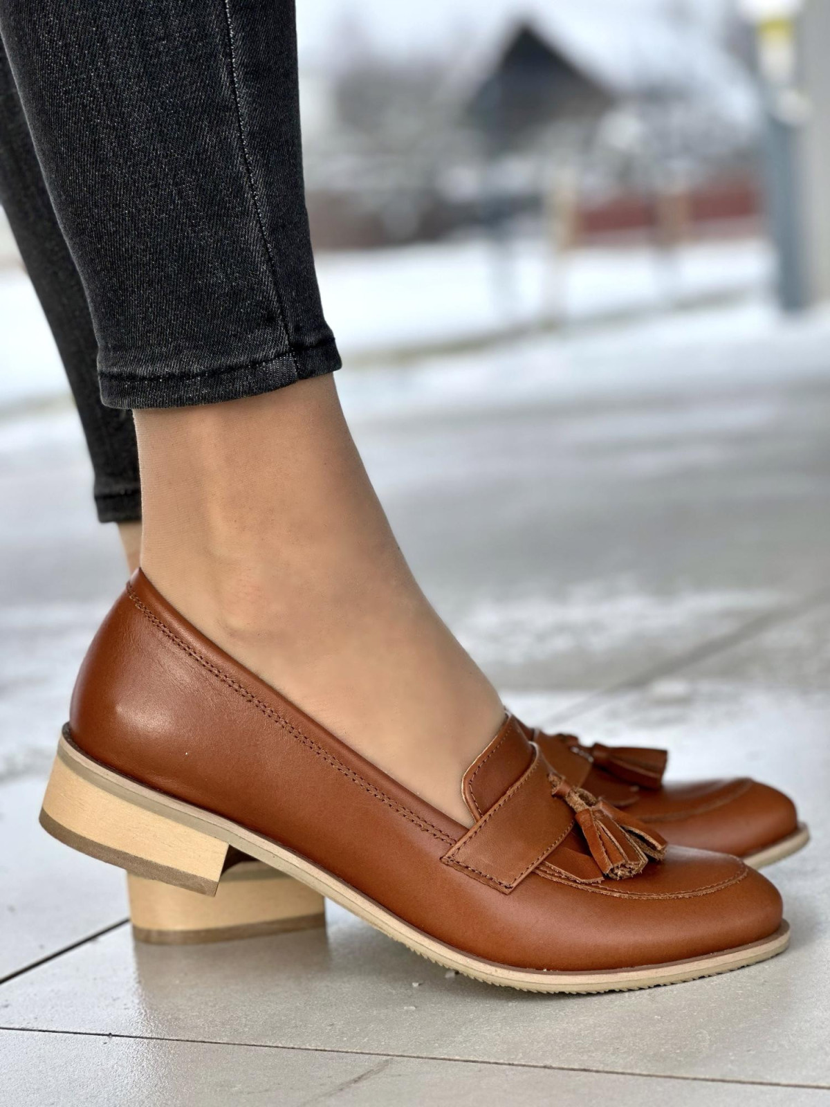 Klasyczne rude mokasyny damskie, skóra naturalna