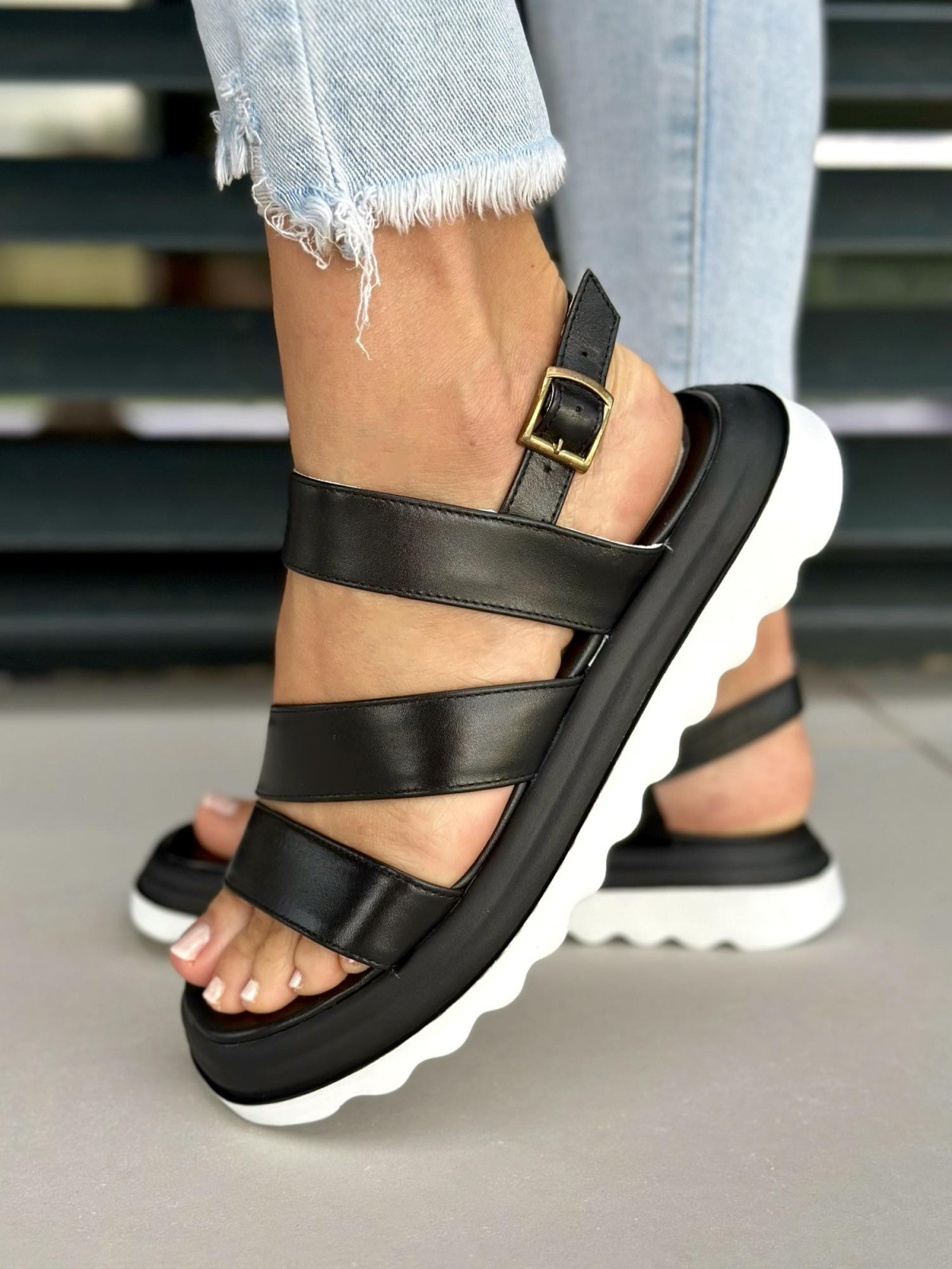 Czarne sandały damskie skórzane