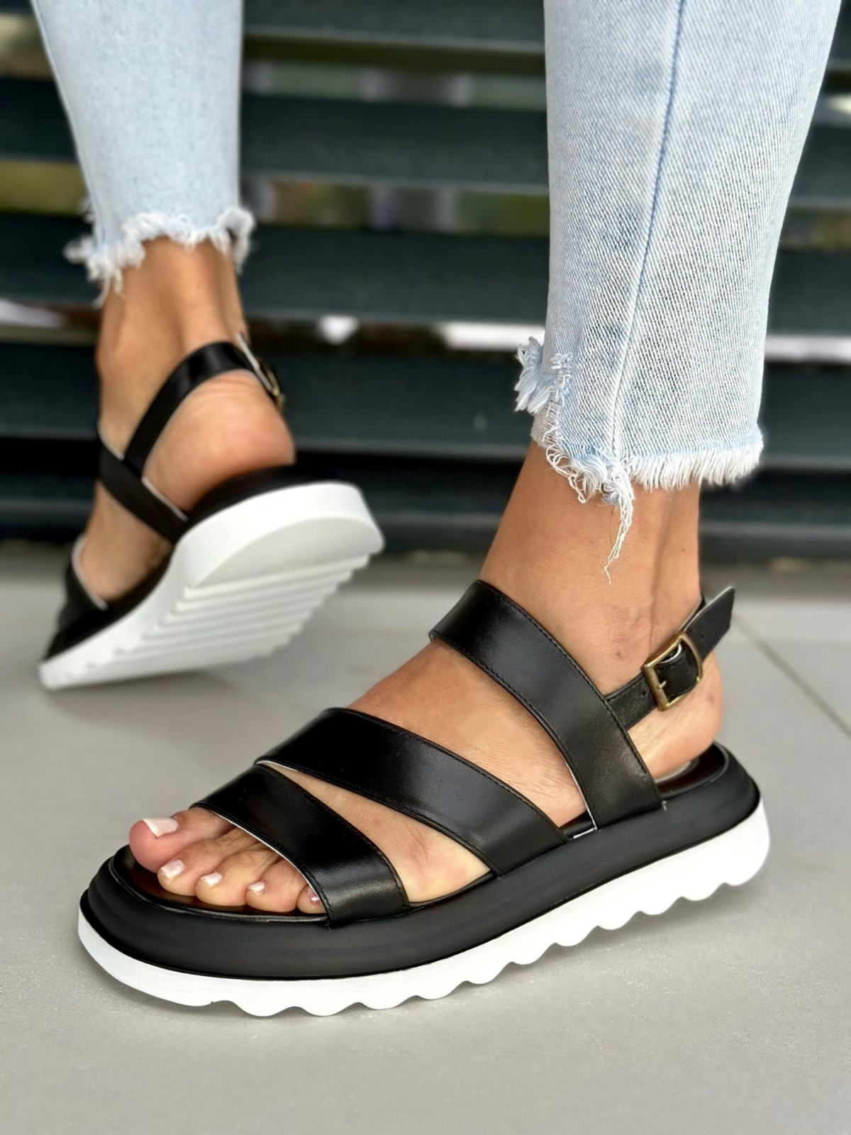 Czarne sandały damskie skórzane