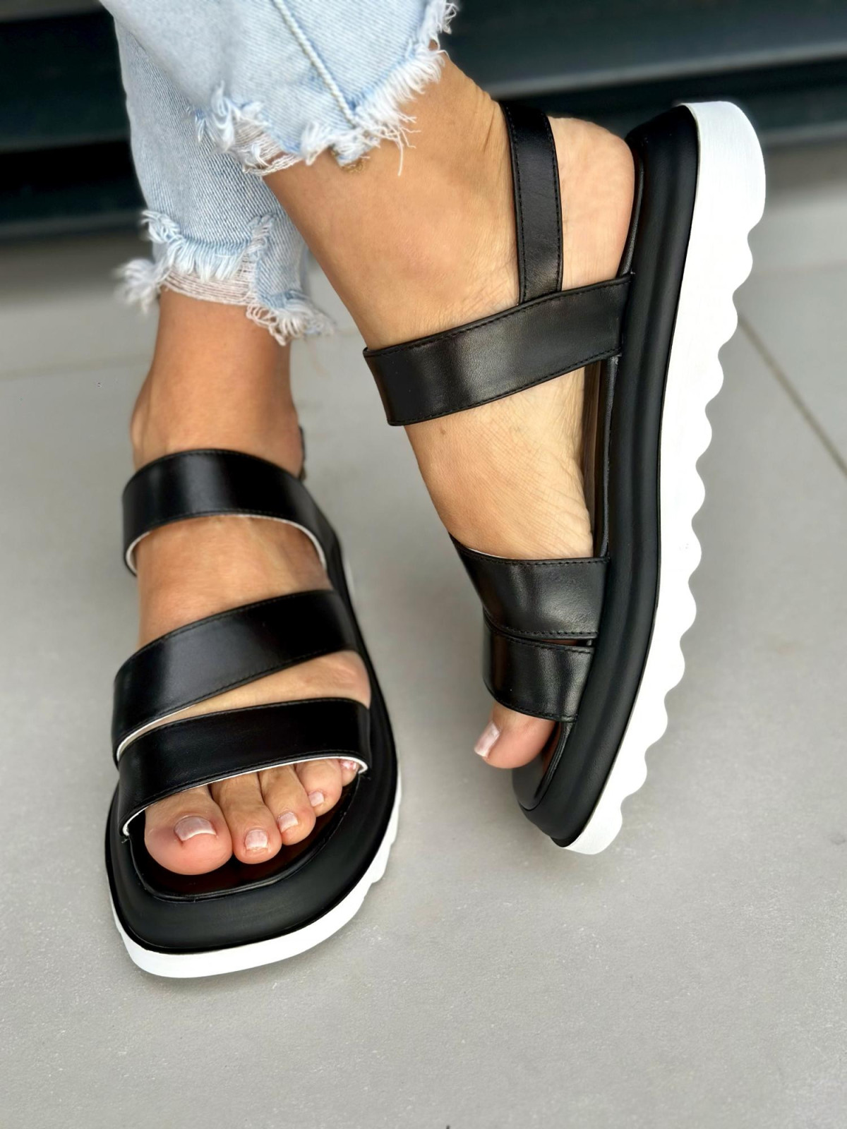 Czarne sandały damskie skórzane