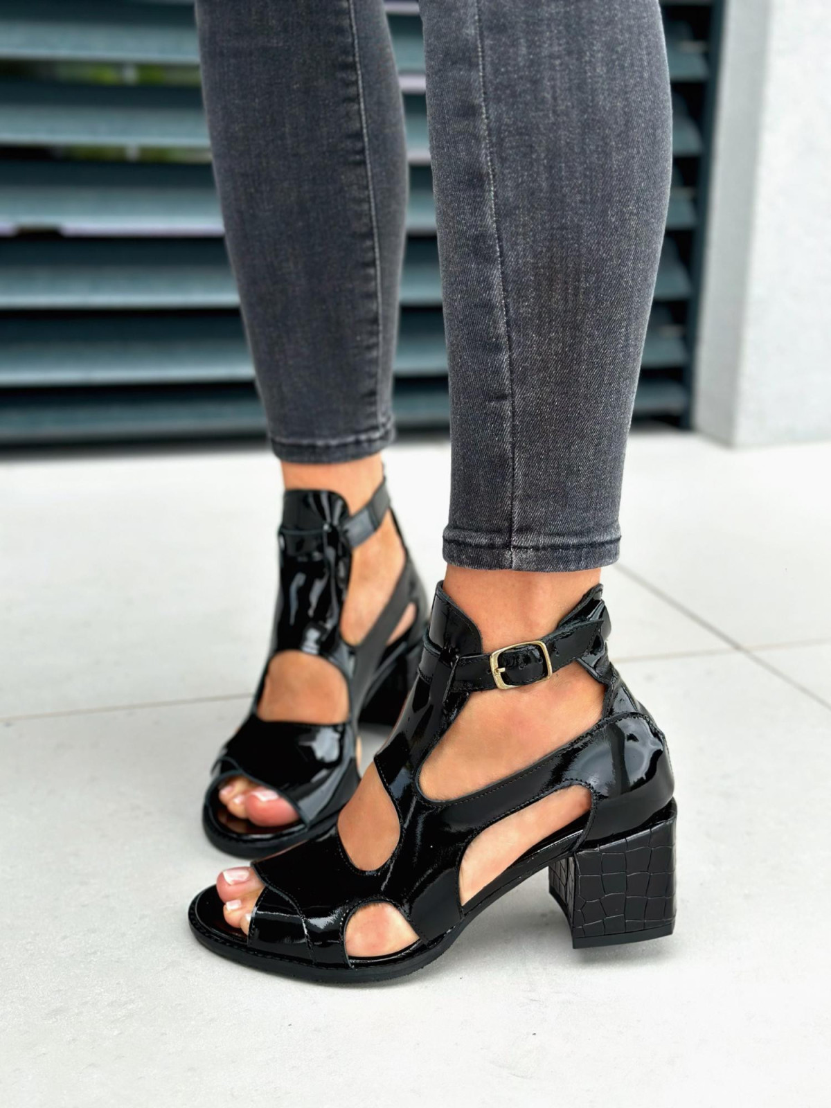 Czarne sandały damskie skórzane