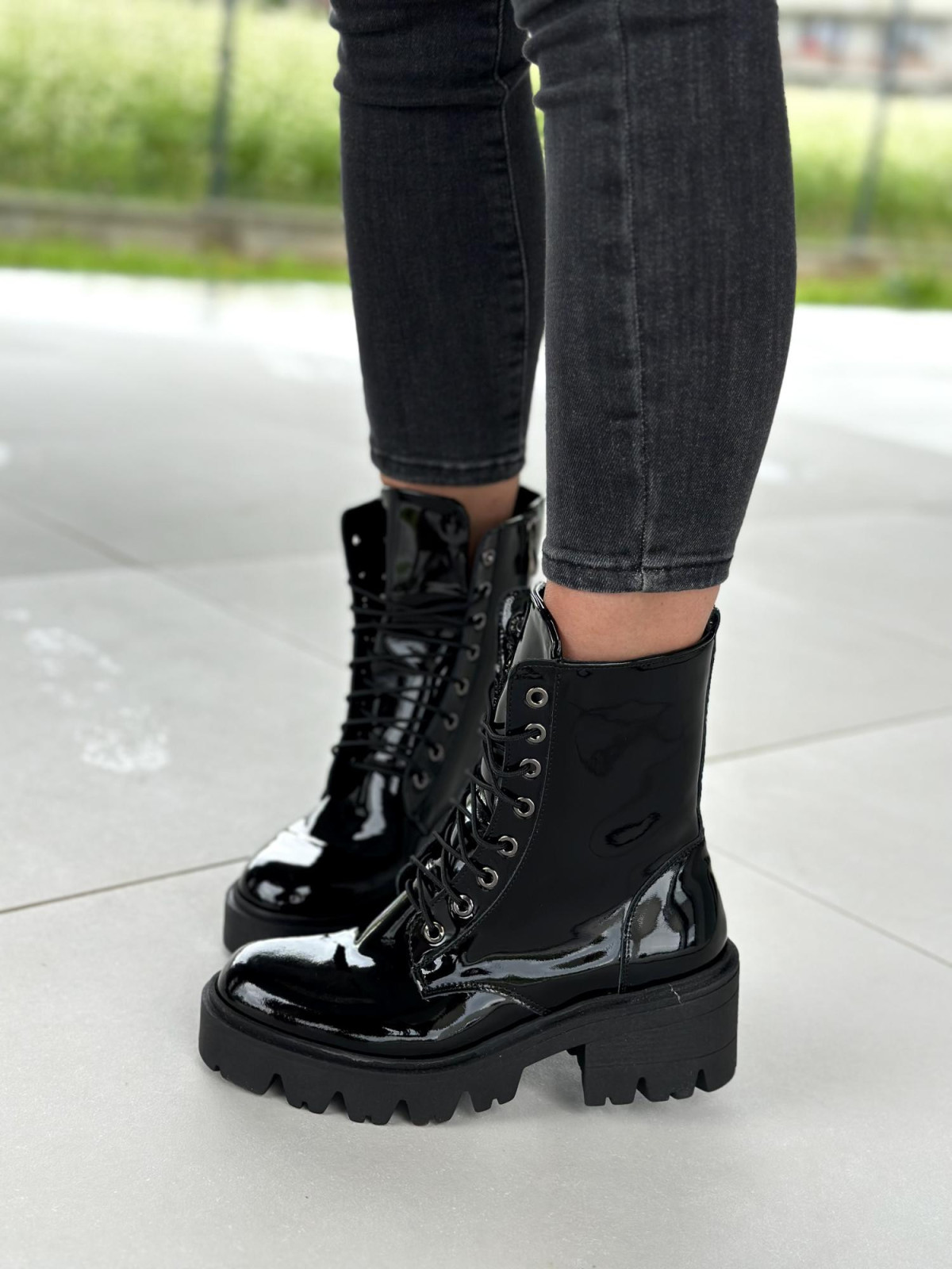 Czarne trapery damskie skórzane